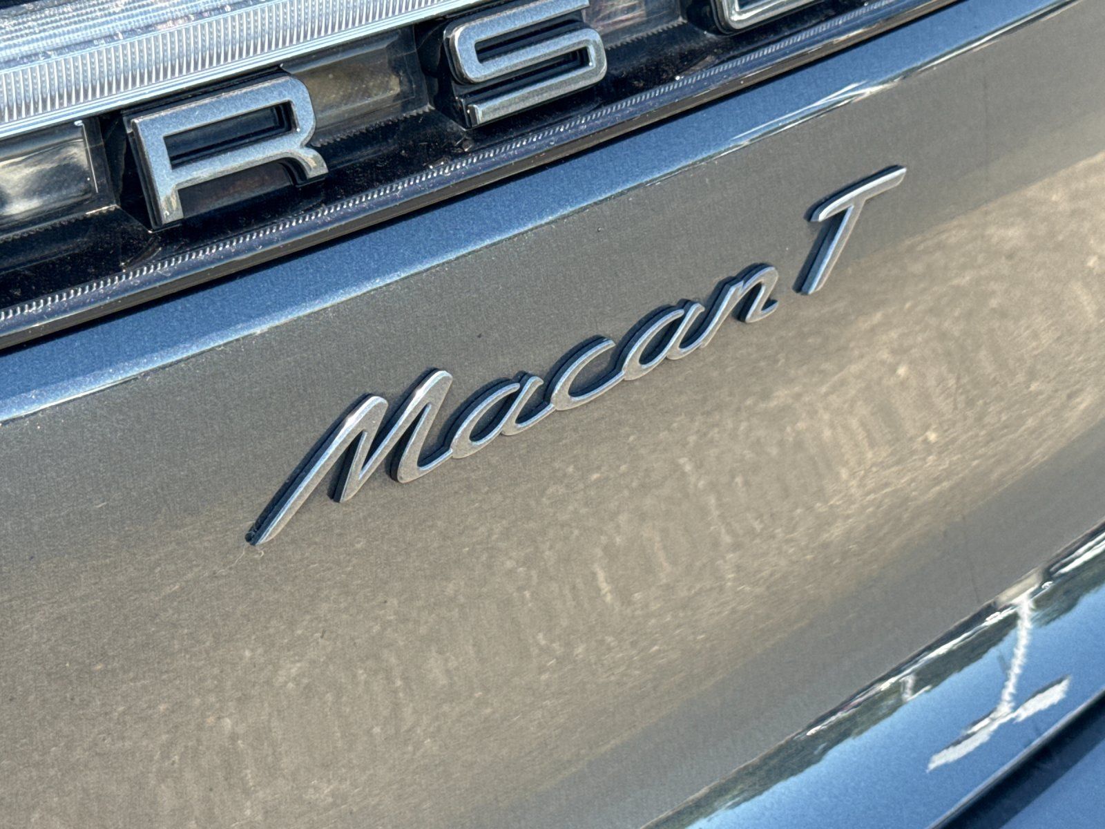 2023 Porsche Macan T — full photo 27 of 28