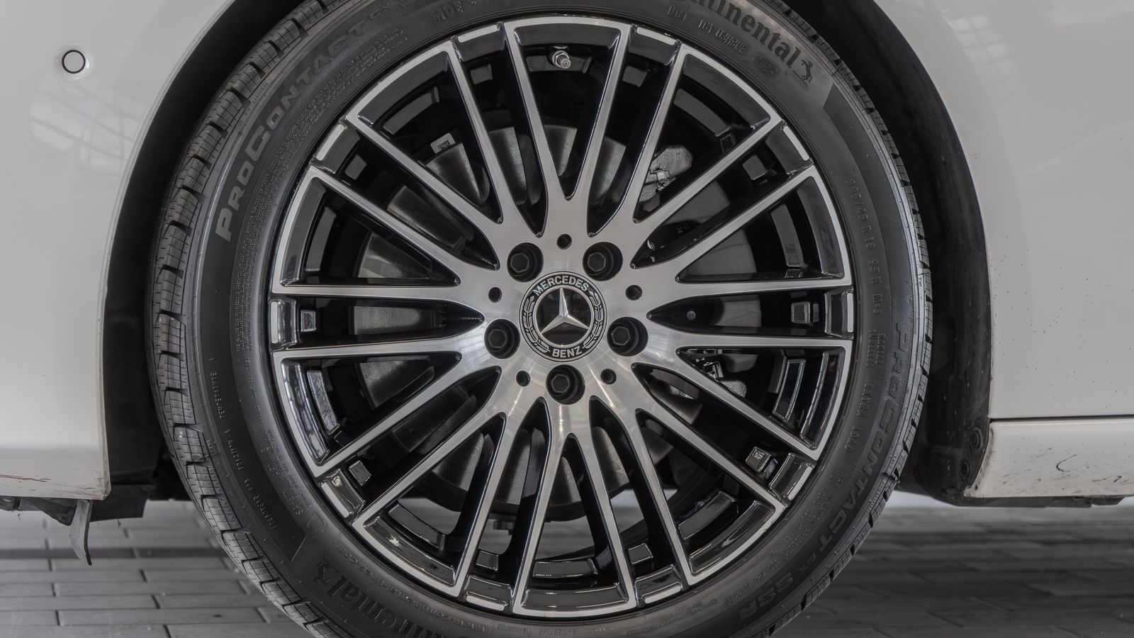 2025 Mercedes-Benz C-Class C 300 — foto completa 31 de 35