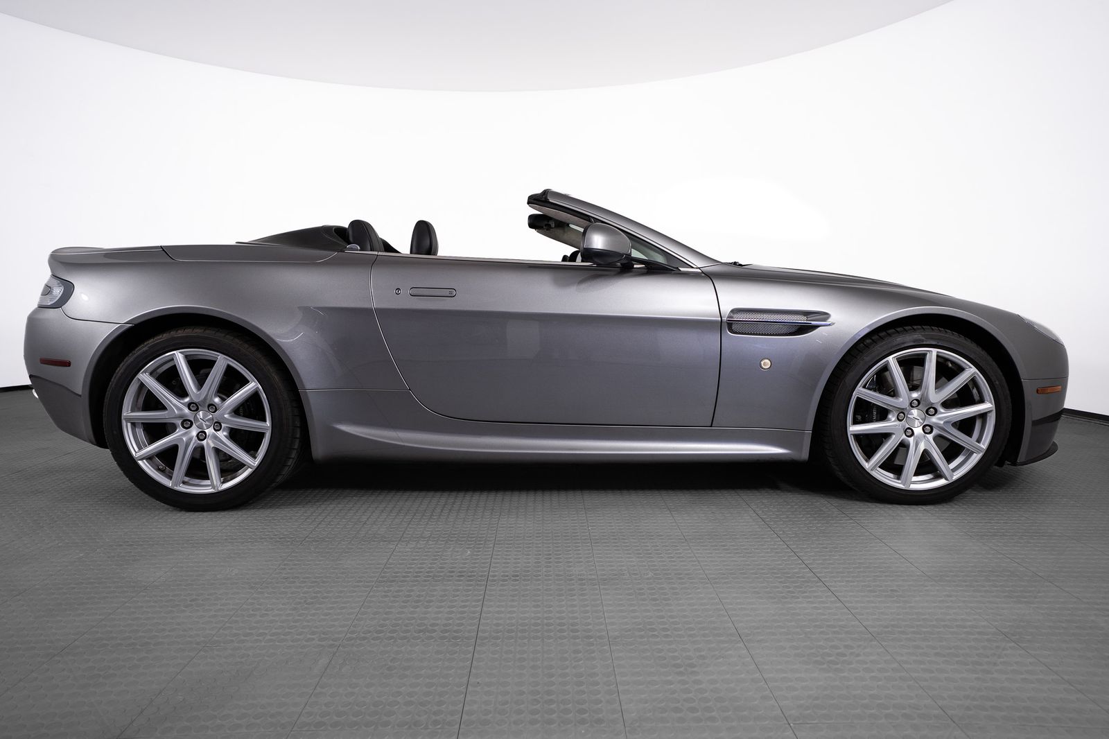 2012 Aston Martin V8 Vantage — foto completa 6 de 50