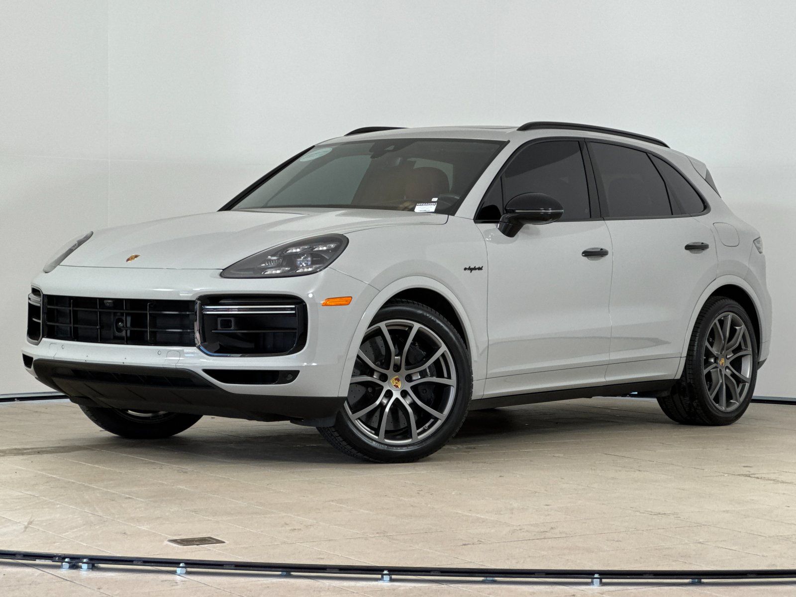 2023 Porsche Cayenne E-Hybrid Turbo S — full photo 2 of 30
