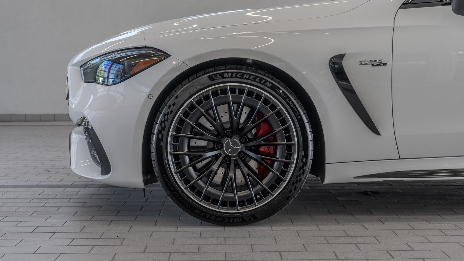 2026 Mercedes-Benz CLE CLE 53 AMG® — foto completa 4 de 36