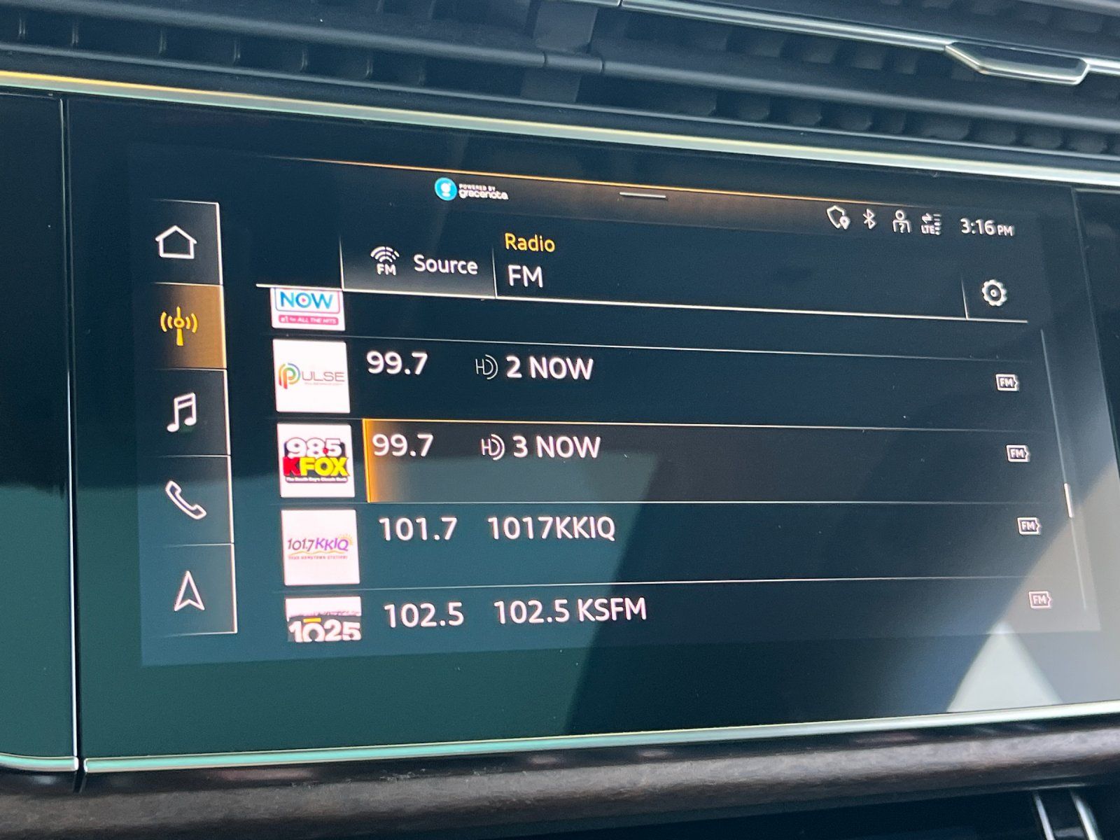 2023 Audi Q8 55 Premium Plus — full photo 18 of 29
