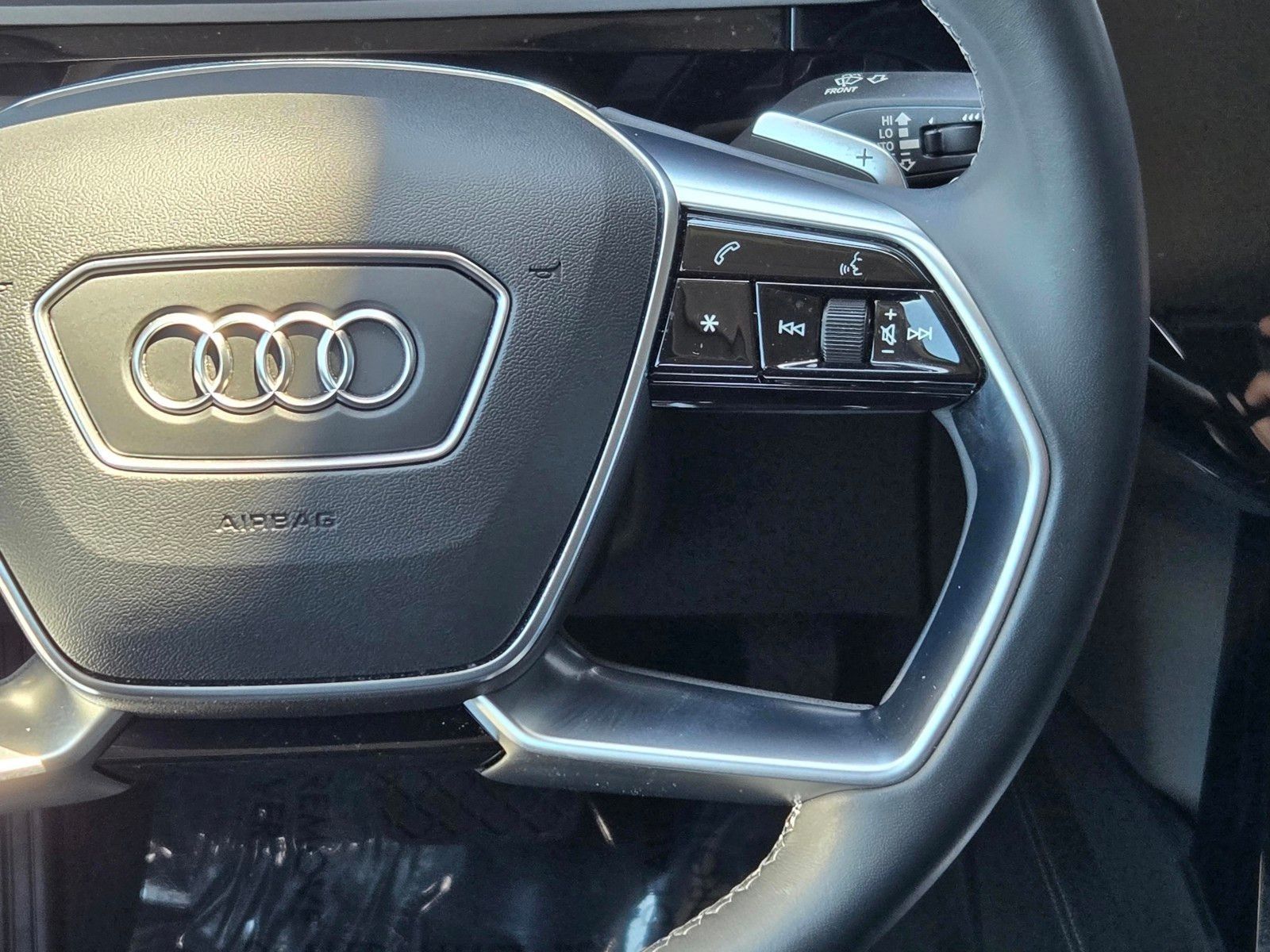 2024 Audi Q8 e-tron Prestige — foto completa 16 de 45