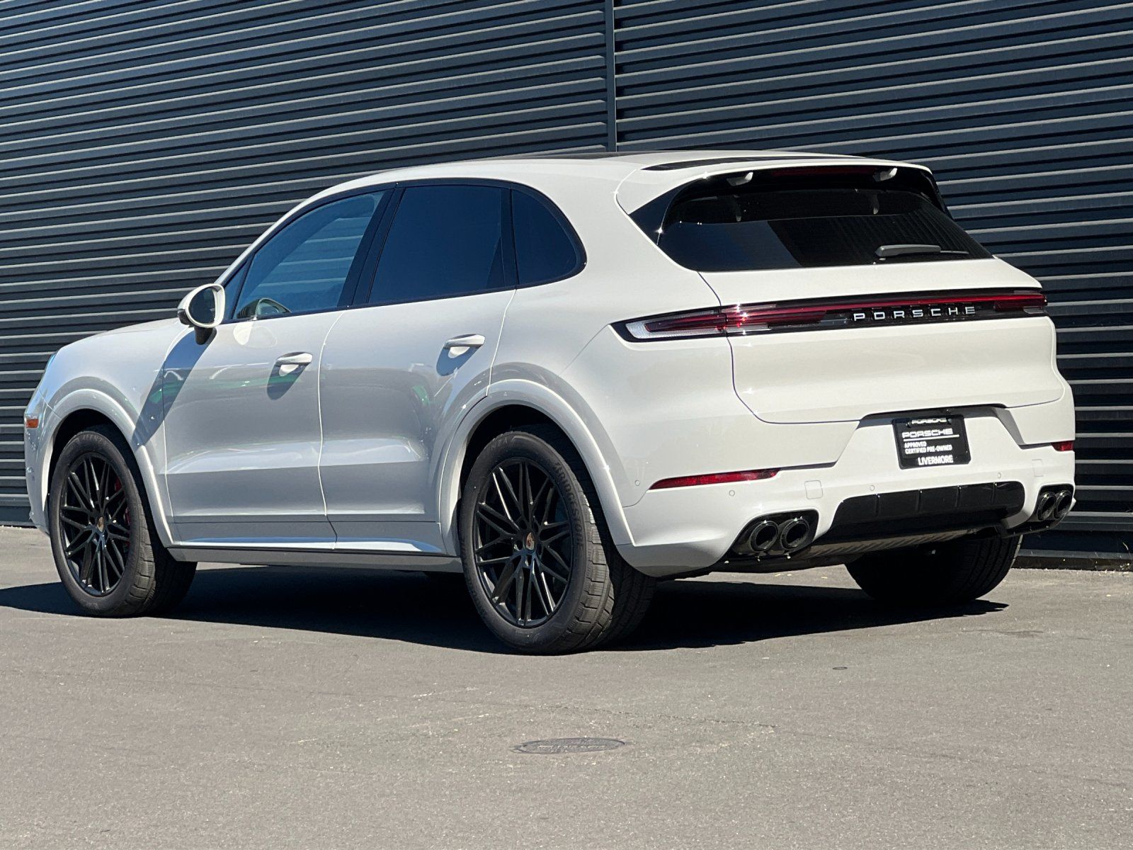 2026 Porsche Cayenne S — full photo 3 of 29