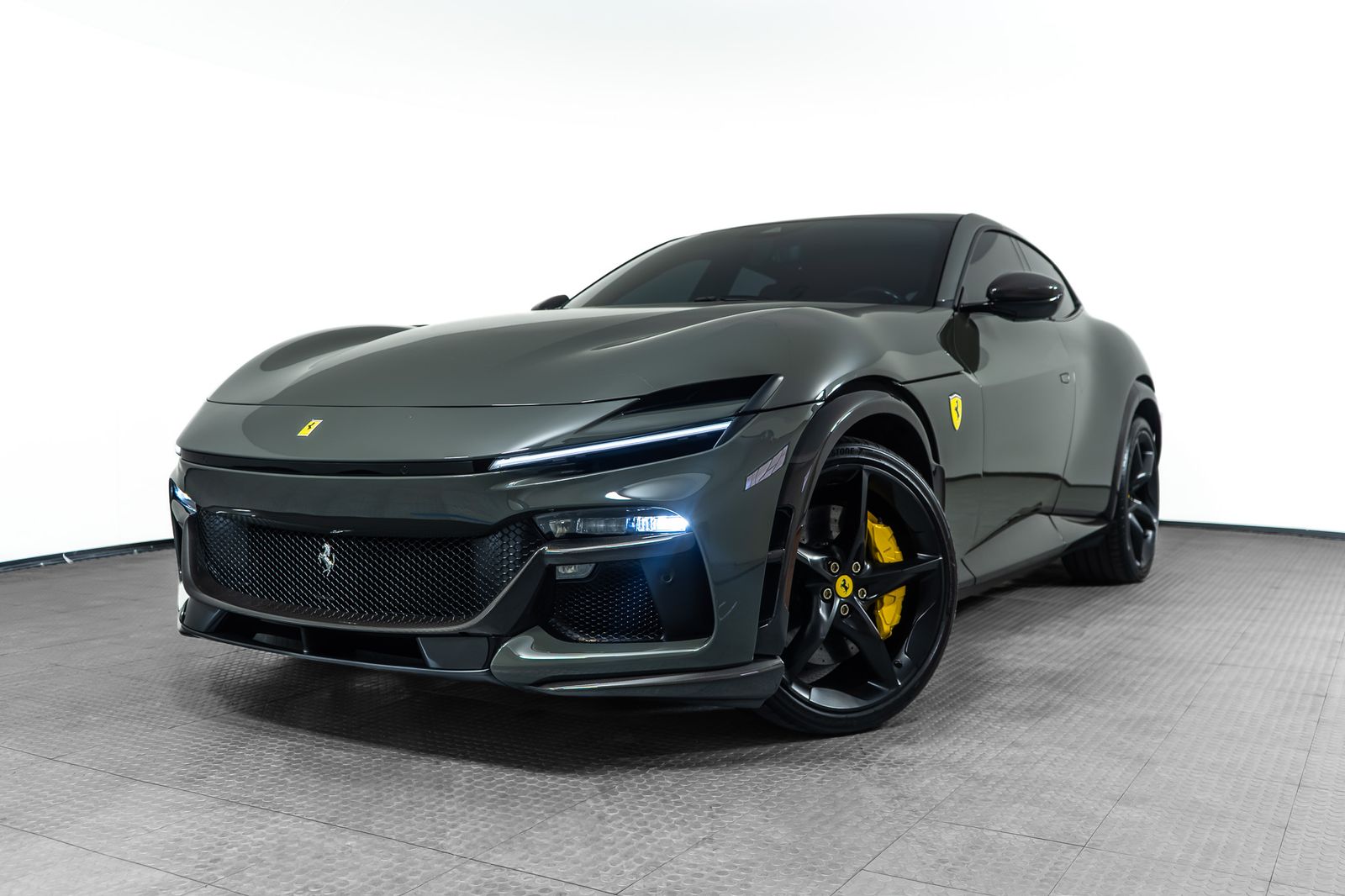 2025 Ferrari Purosangue — foto completa 1 de 66