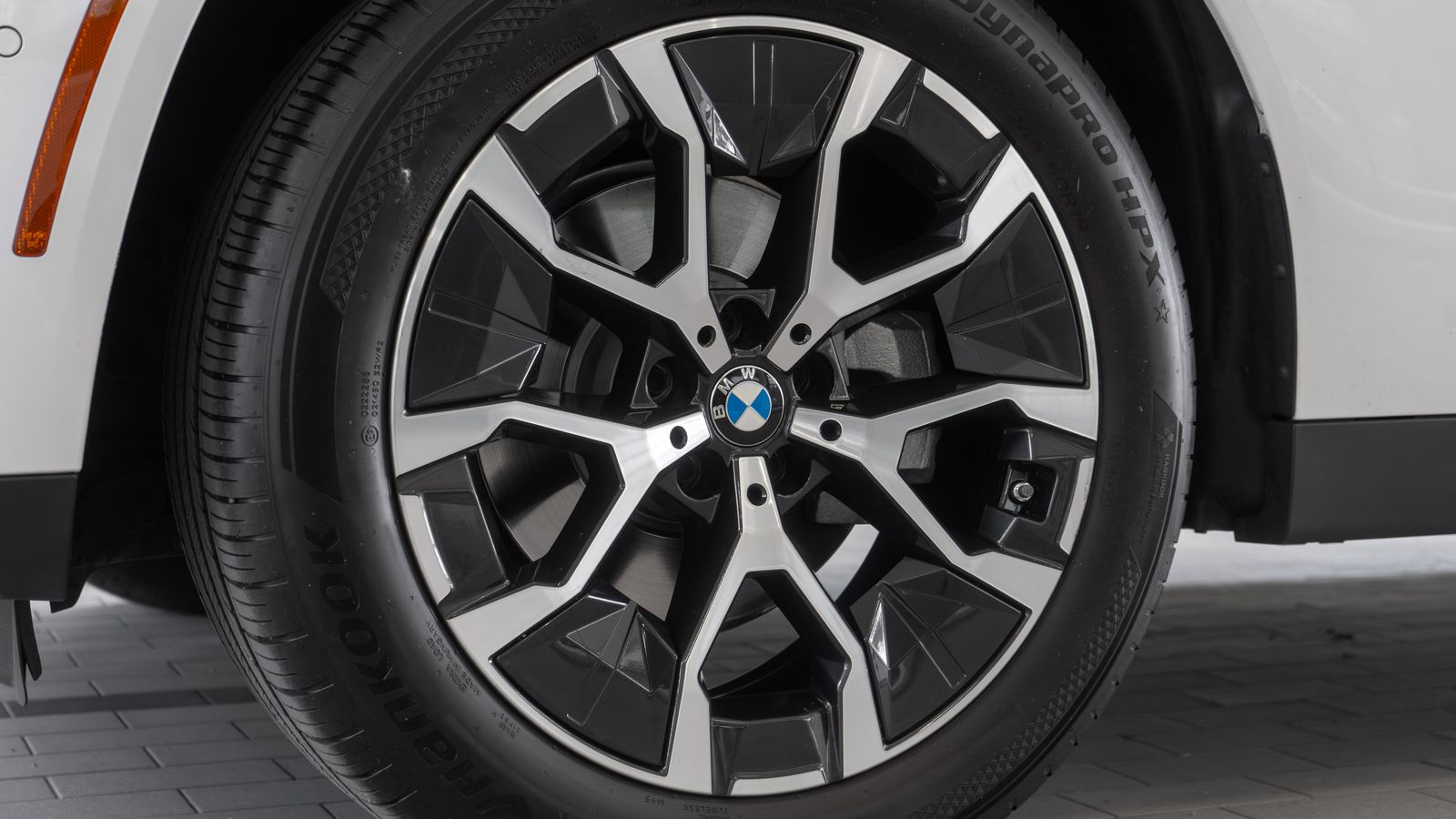 2025 BMW X3 30 xDrive — full photo 31 of 35