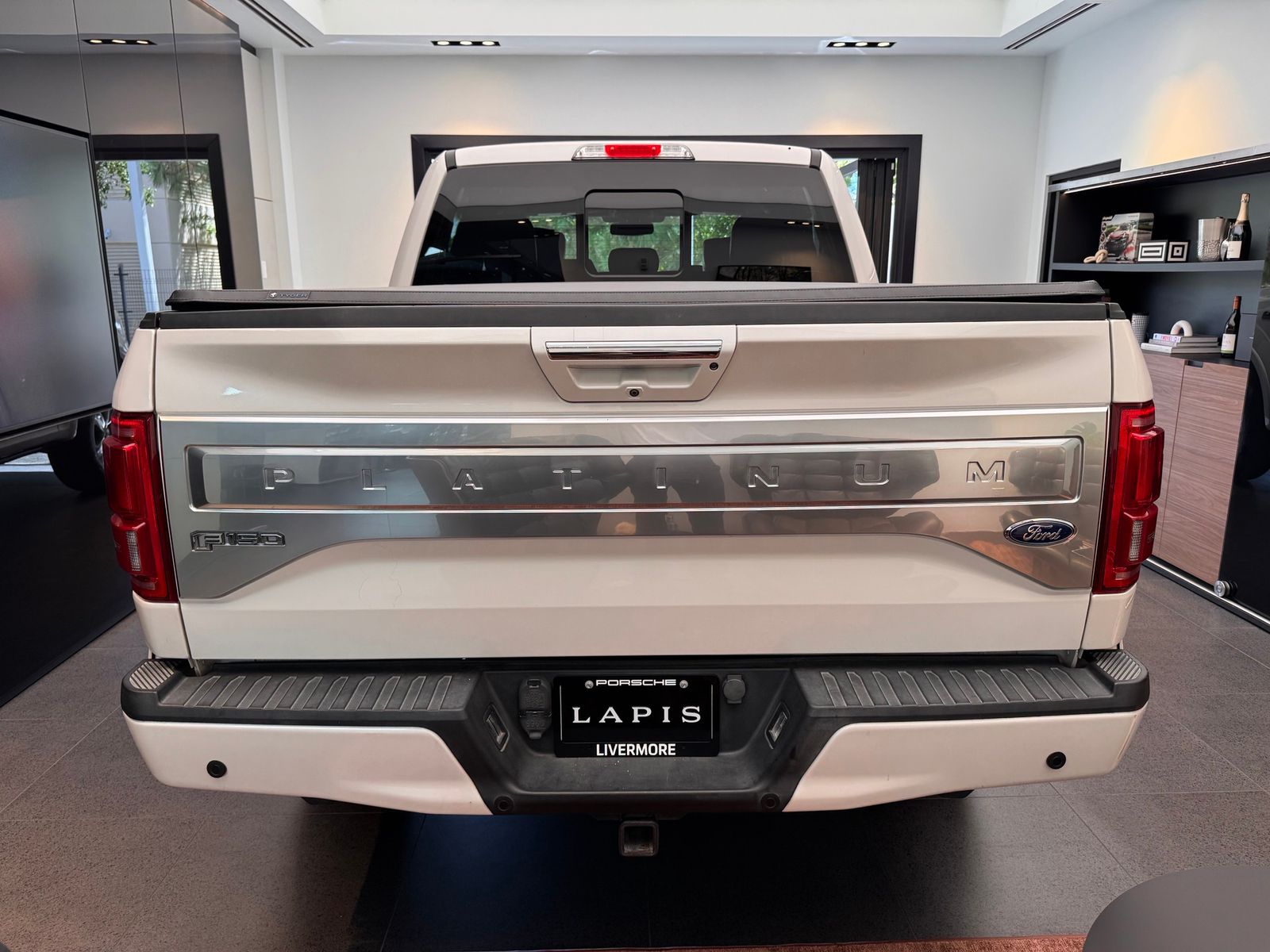 2015 Ford F-150 Platinum — foto completa 5 de 10