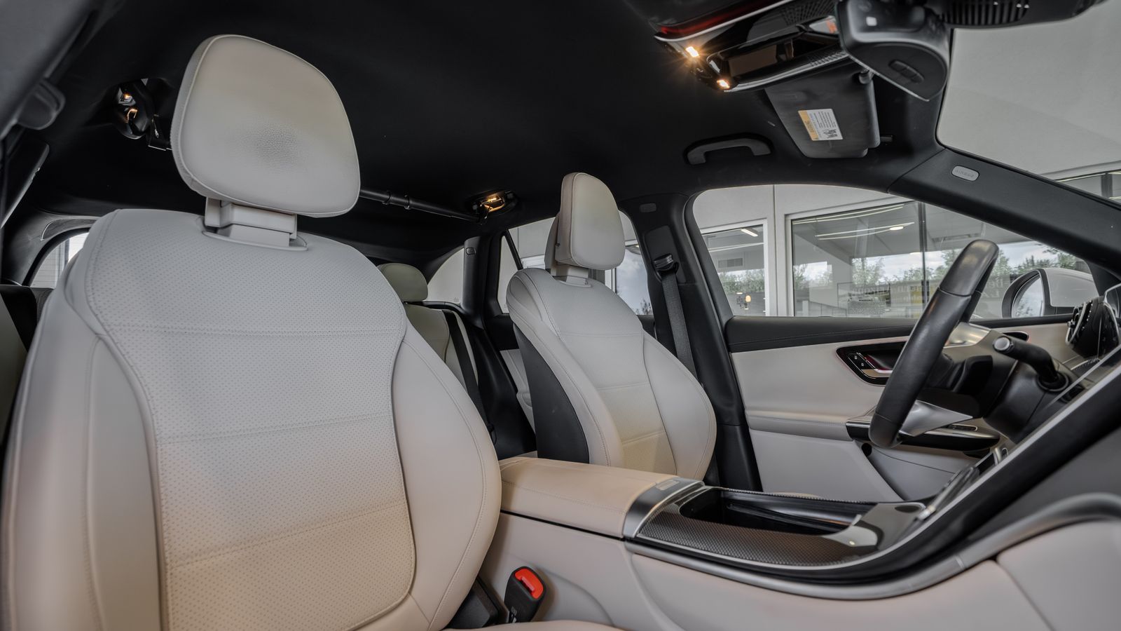 2024 Mercedes-Benz GLC GLC 300 — full photo 30 of 33