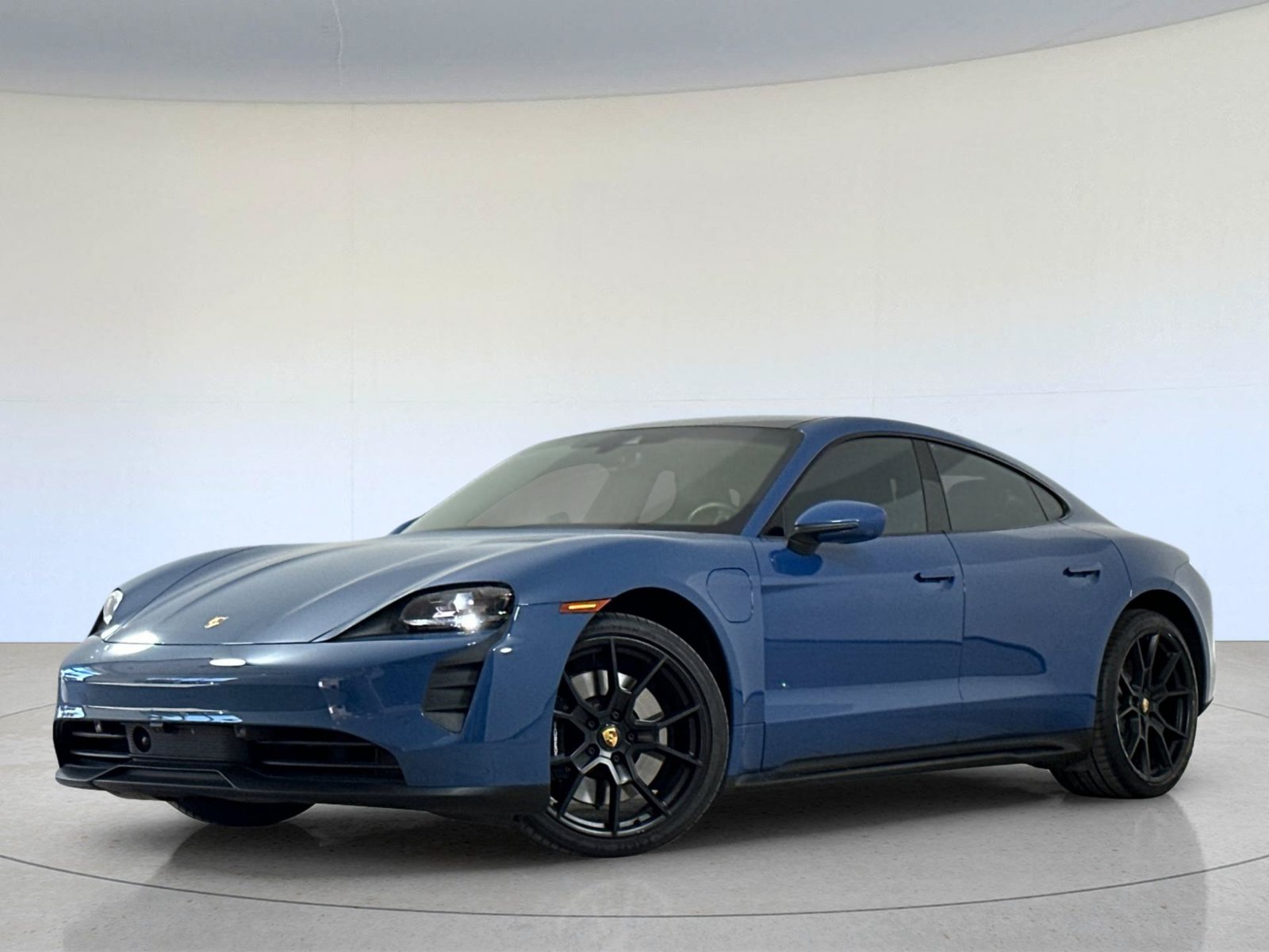 2024 Porsche Taycan GTS — photo 1 of 27