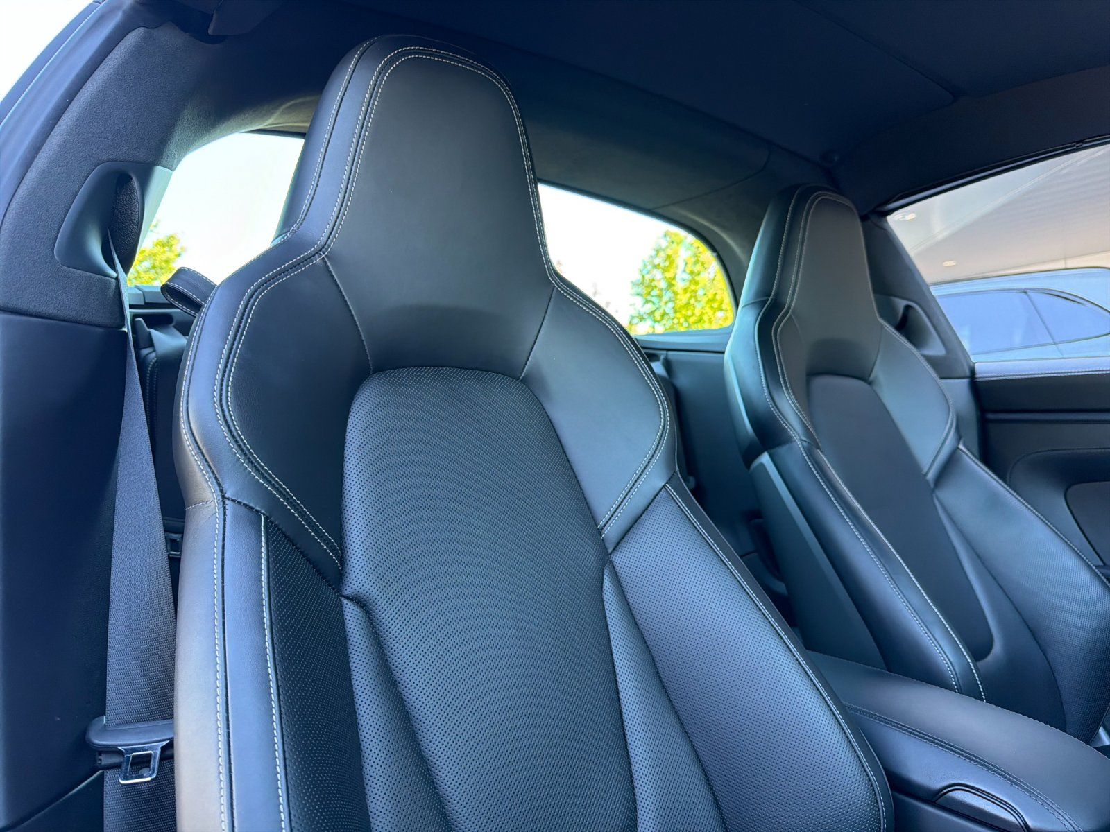 2023 Porsche 911 Targa 4 GTS — full photo 28 of 29