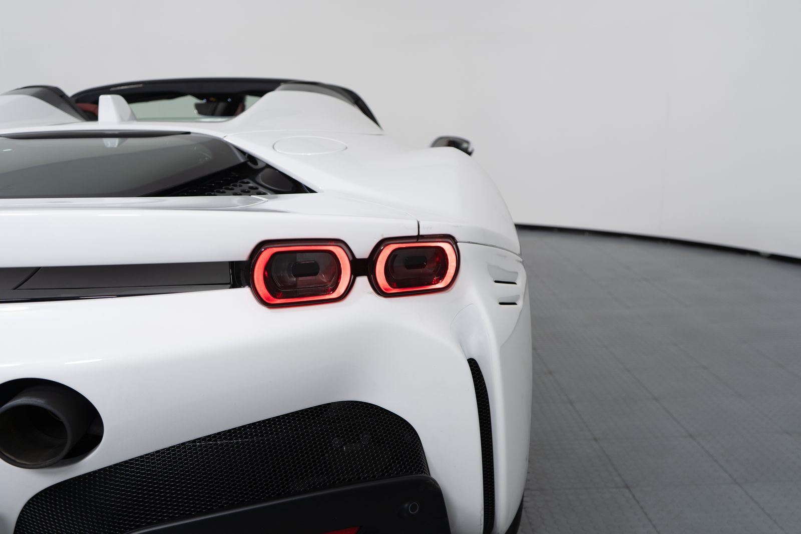 2024 Ferrari SF90 Spider — foto completa 32 de 51