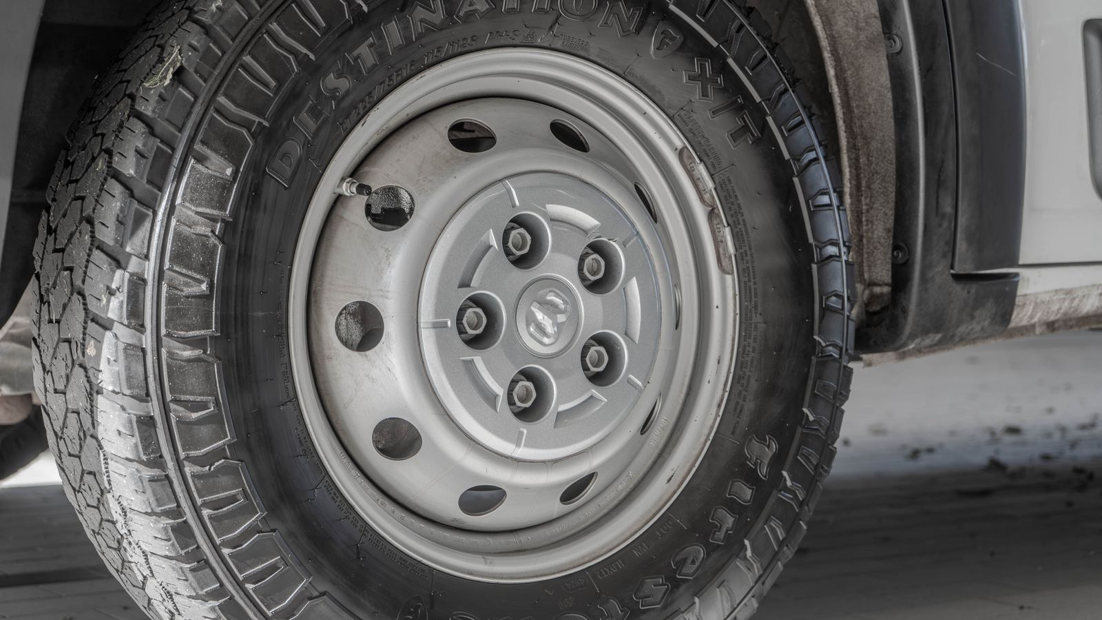 2025 Ram ProMaster 2500 High Roof — foto completa 30 de 34