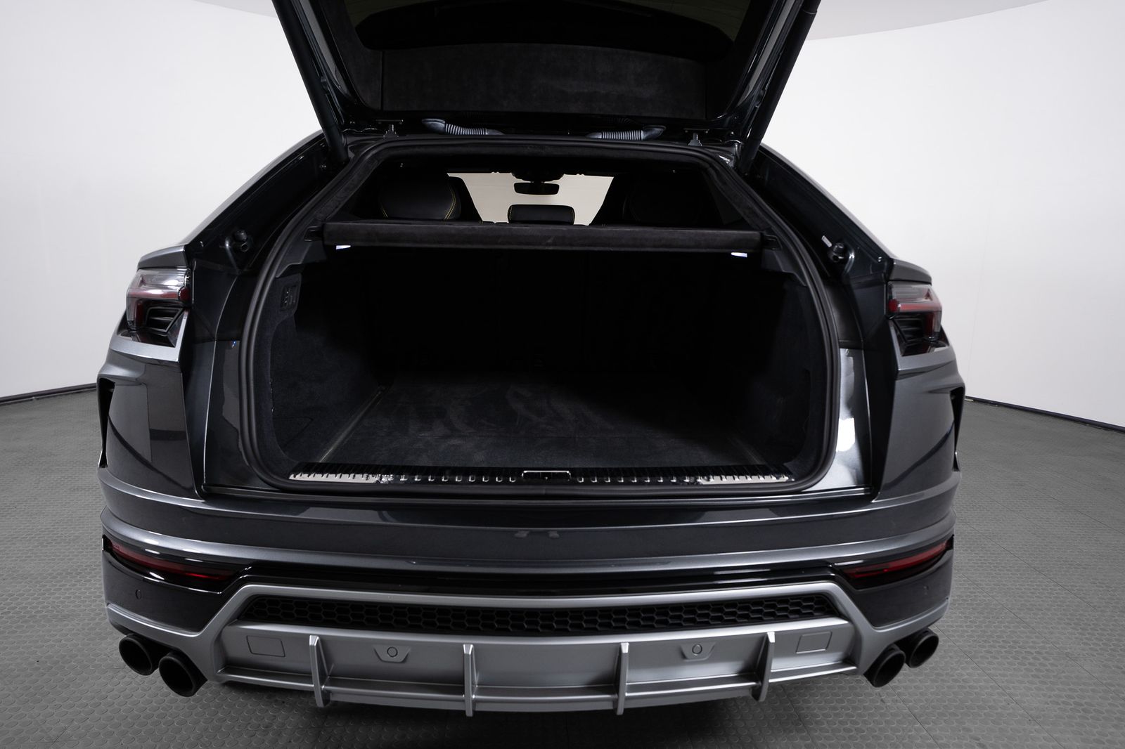 2020 Lamborghini Urus — foto completa 30 de 53