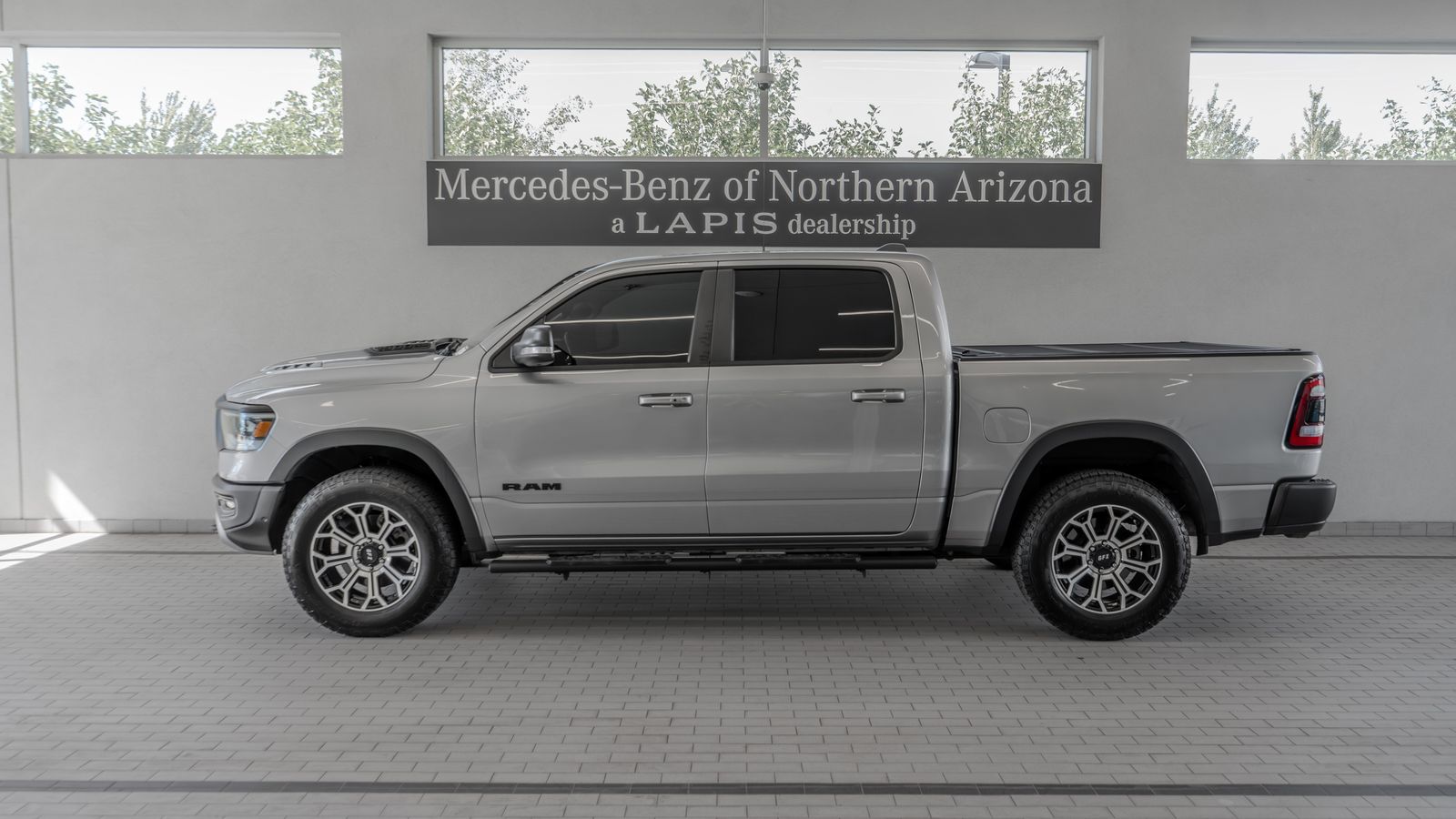 2020 Ram 1500 Rebel — foto completa 2 de 34
