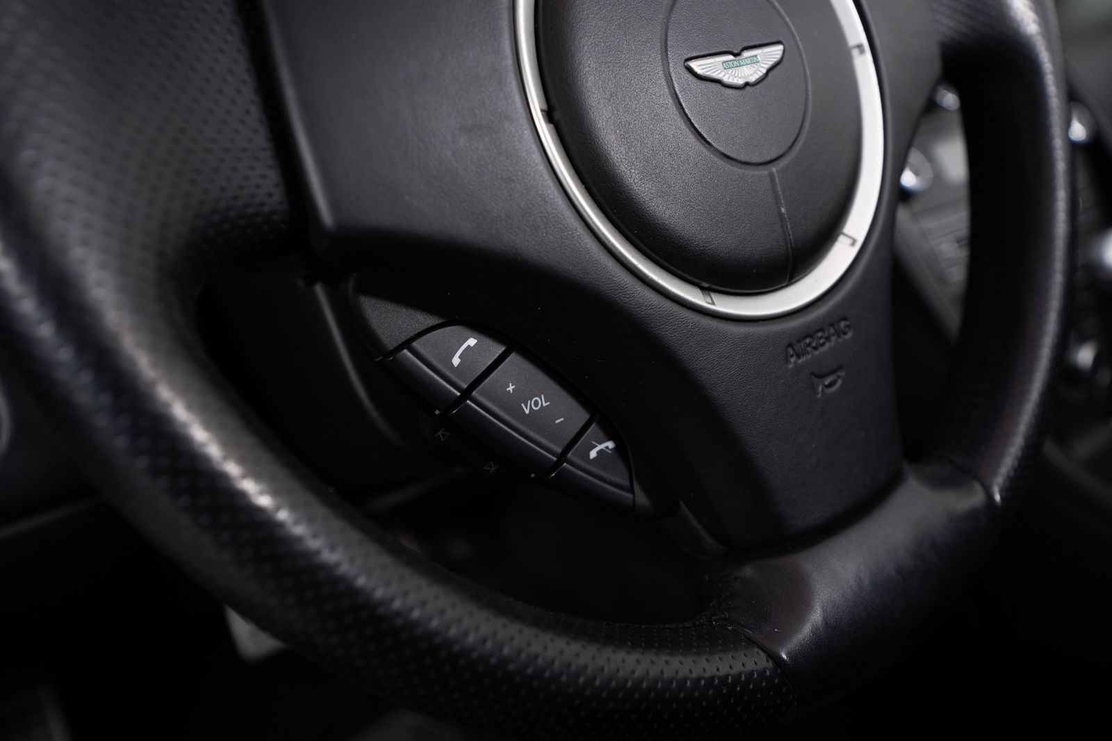 2012 Aston Martin V8 Vantage — foto completa 22 de 50
