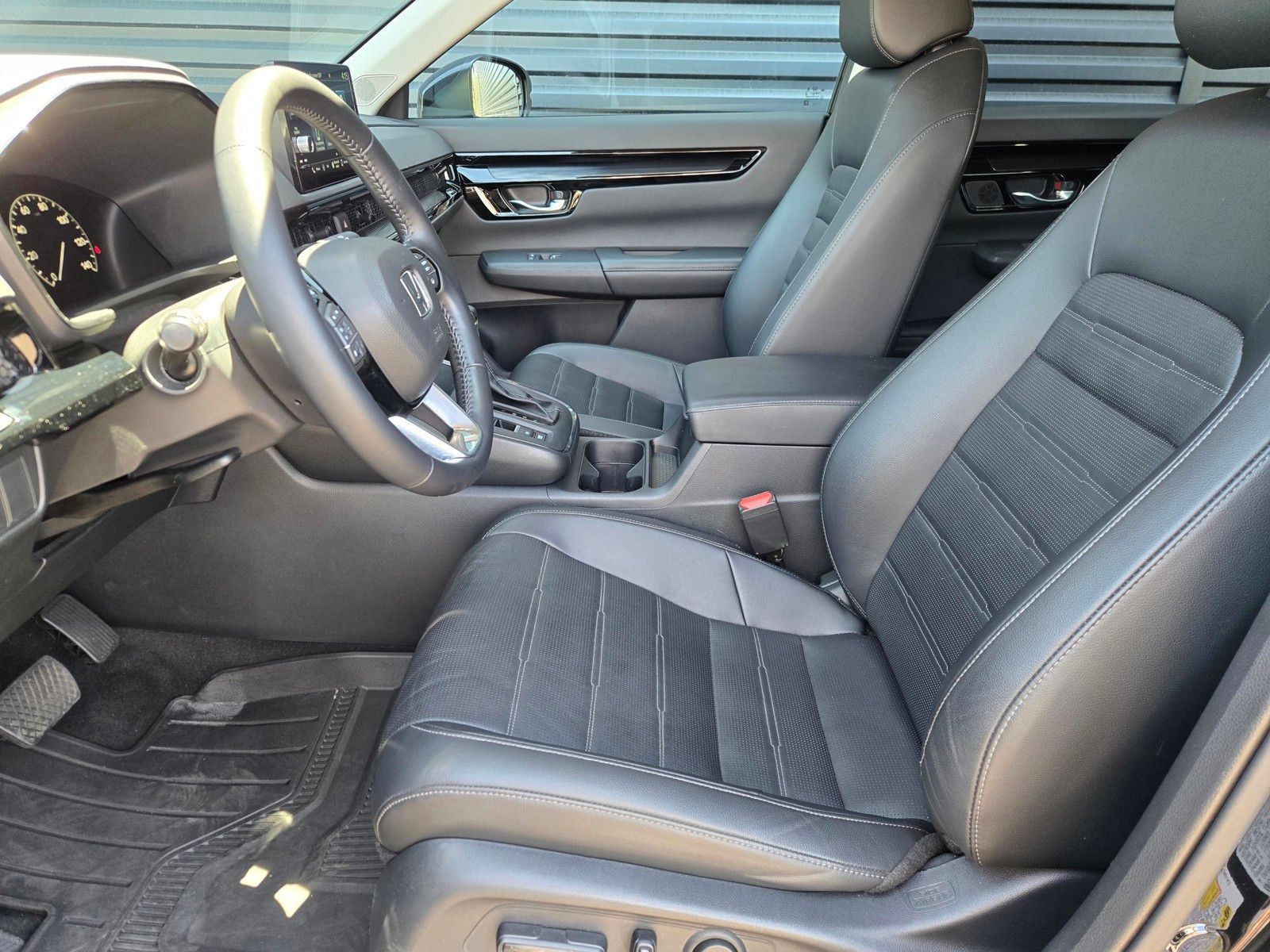 2025 Honda CR-V EX-L — full photo 26 of 28