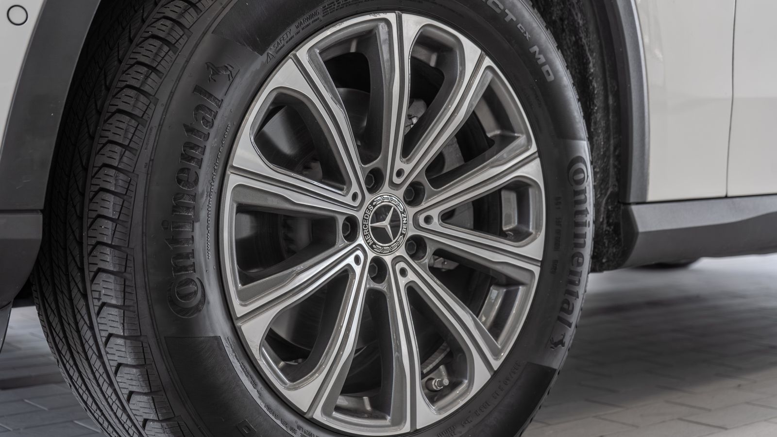 2024 Mercedes-Benz GLC GLC 300 — full photo 29 of 33