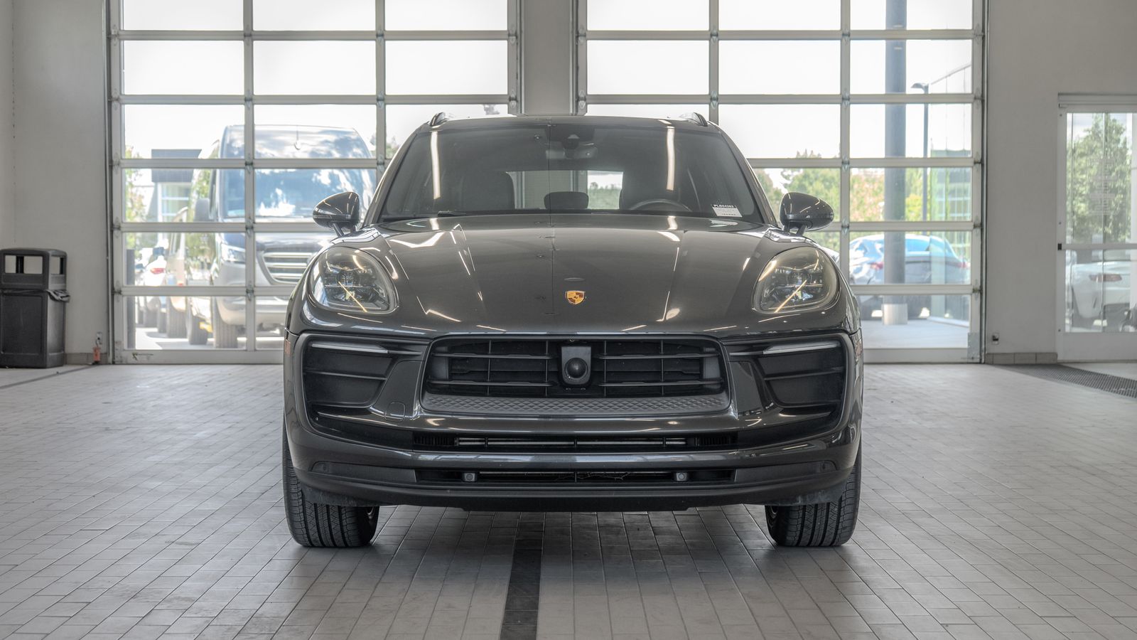 2023 Porsche Macan Base — foto completa 11 de 35