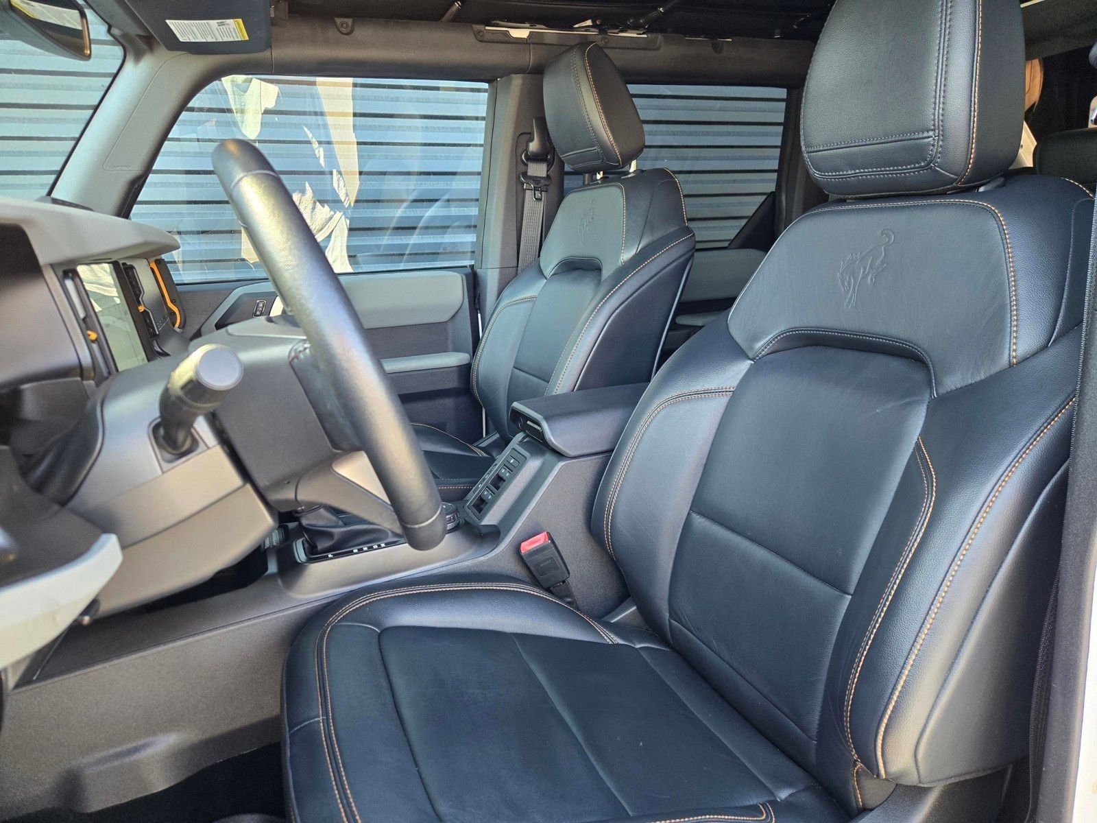 2023 Ford Bronco Badlands — foto completa 19 de 45