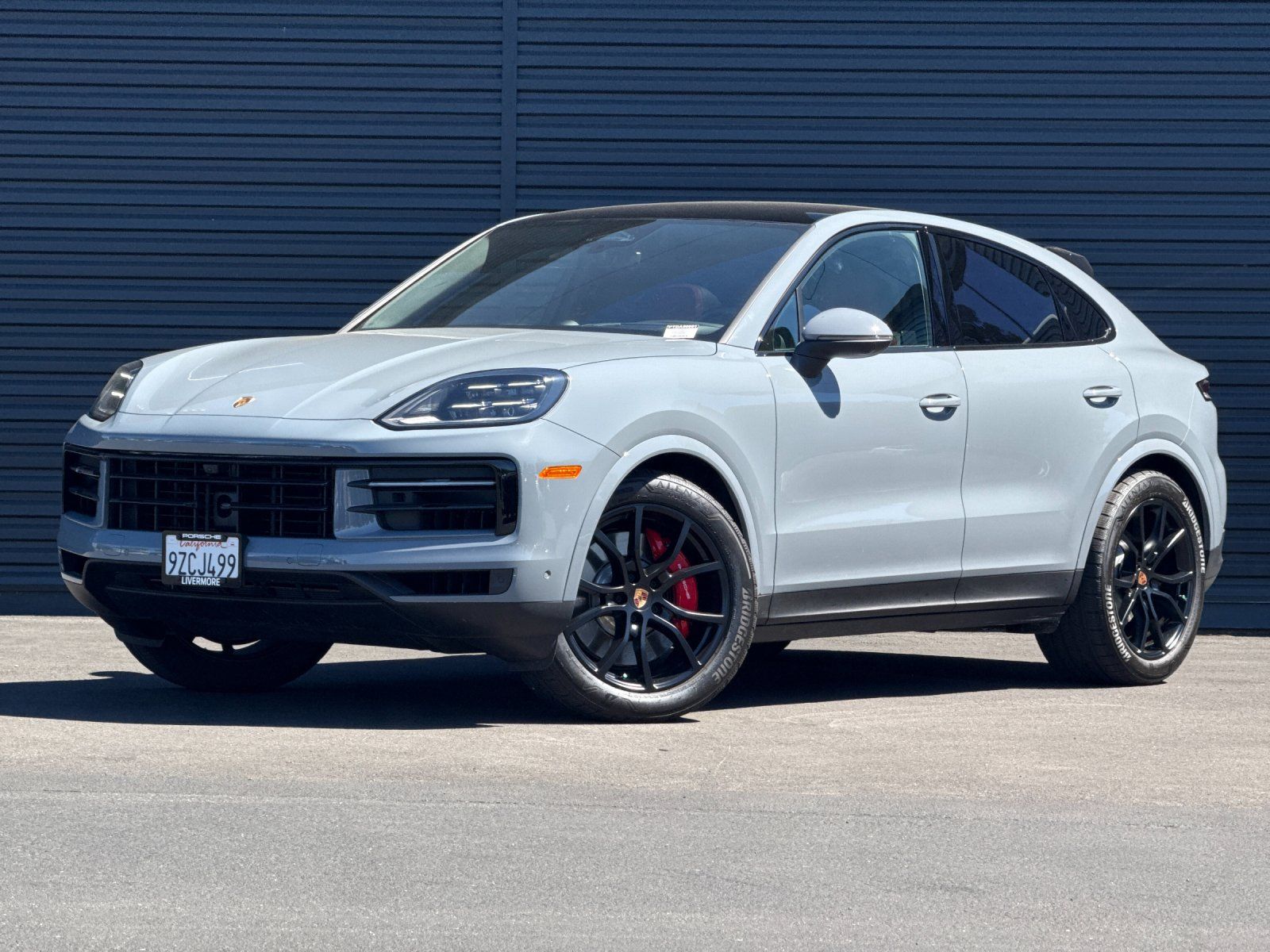 2026 Porsche Cayenne Coupe S — full photo 1 of 28