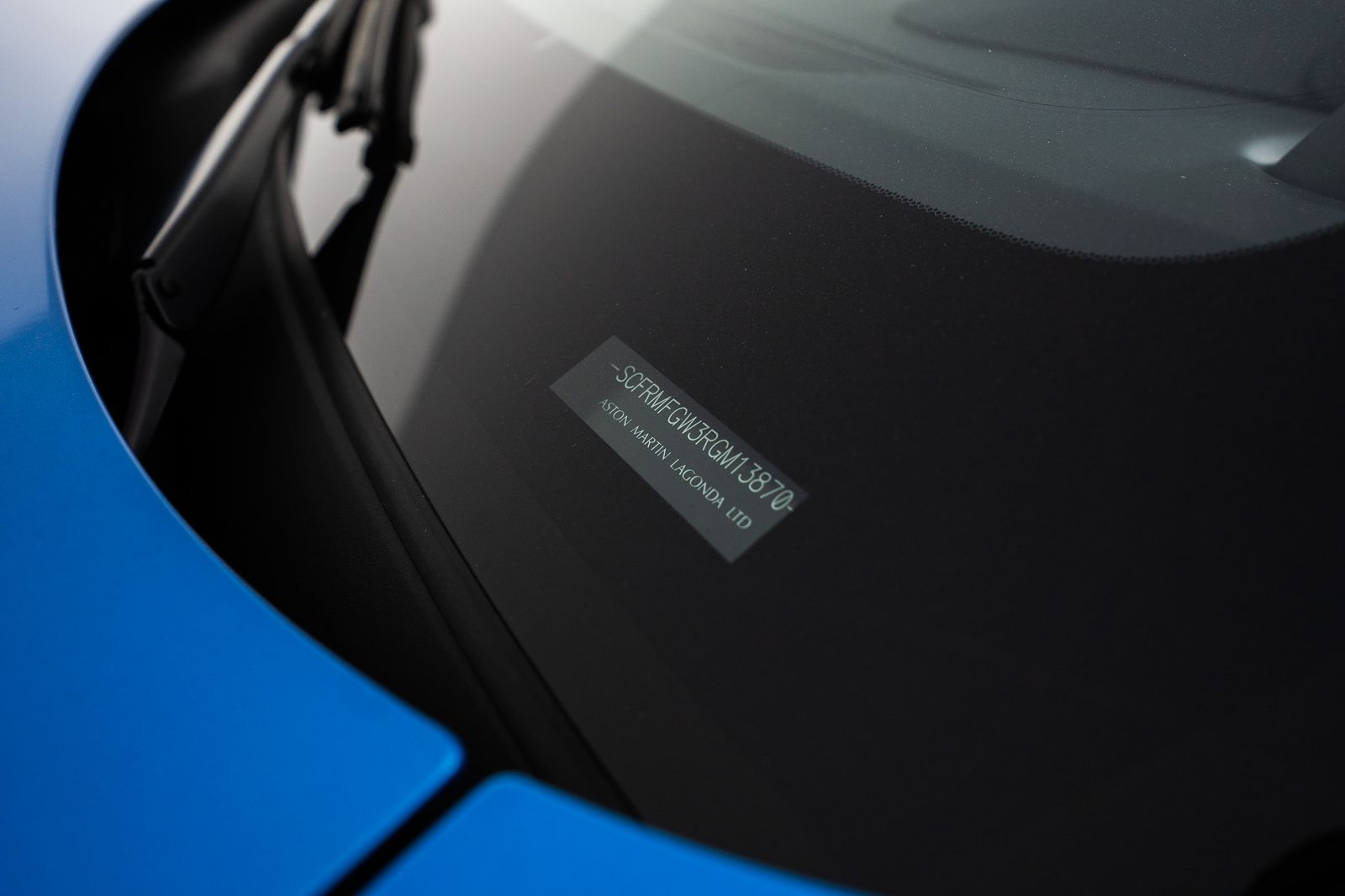 2024 Aston Martin DB12 Volante — foto completa 40 de 55