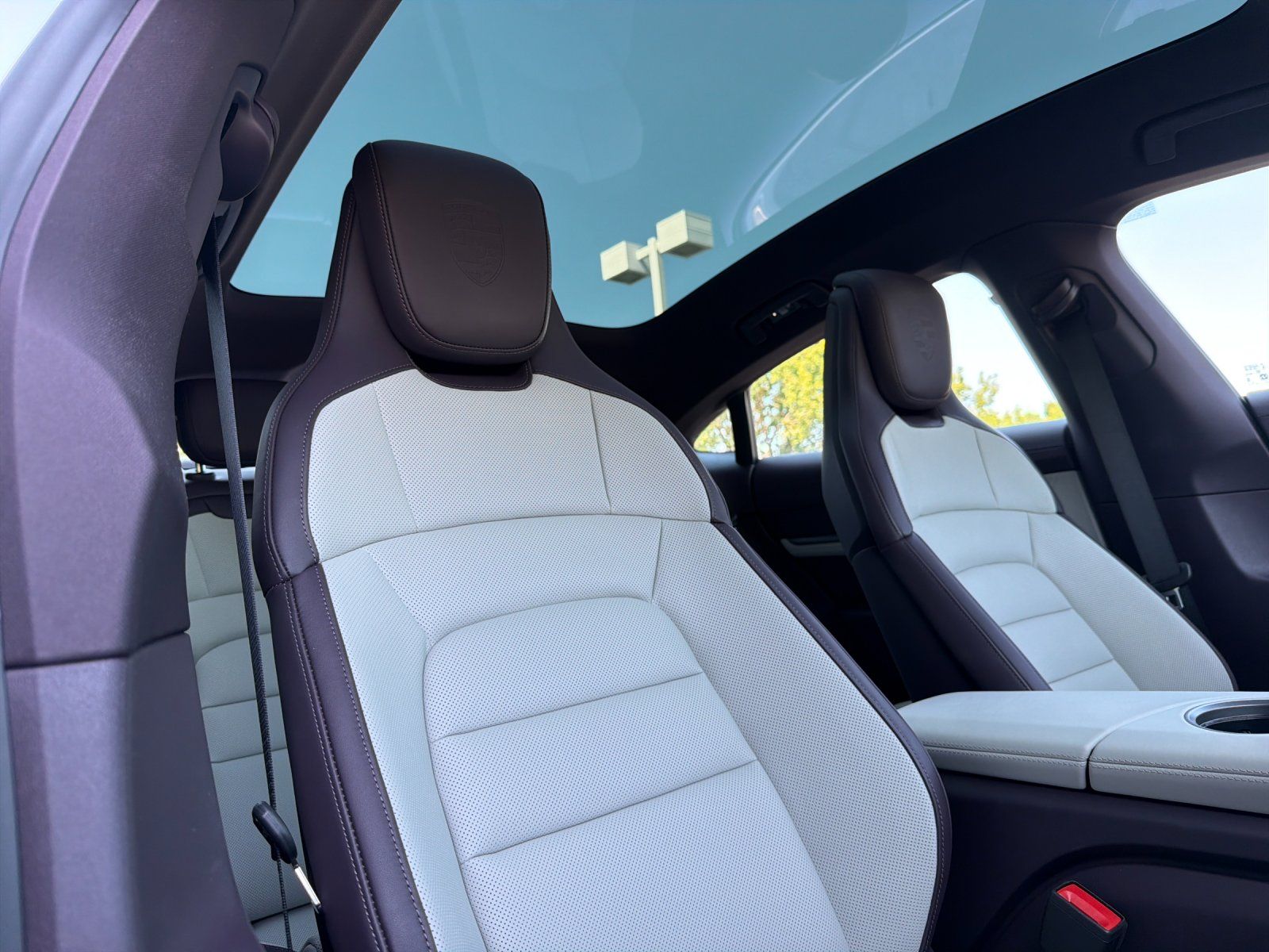 2026 Porsche Taycan Base — foto completa 16 de 28