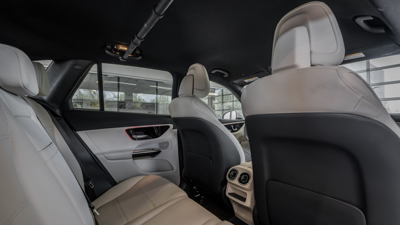 2024 Mercedes-Benz GLC GLC 300 — full photo 26 of 33