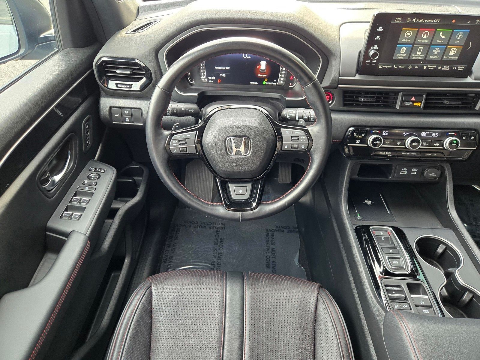 2025 Honda Pilot Black Edition — full photo 14 of 28