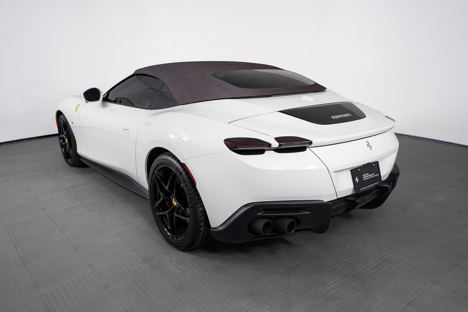 2025 Ferrari Roma Spider — foto completa 50 de 51