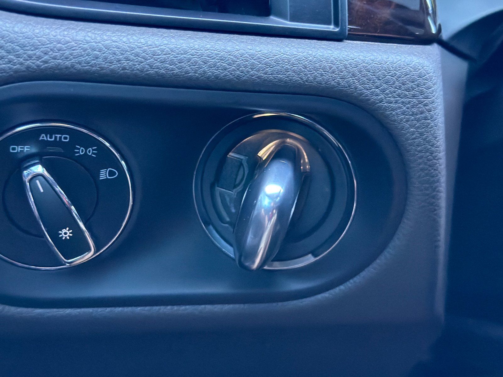 2023 Porsche Macan S — full photo 22 of 28