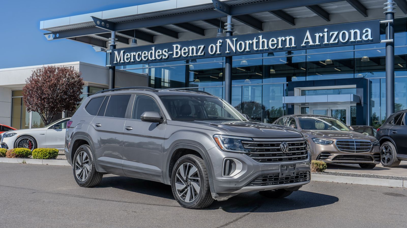 2024 Volkswagen Atlas 2.0T SE w/Technology — foto completa 1 de 35
