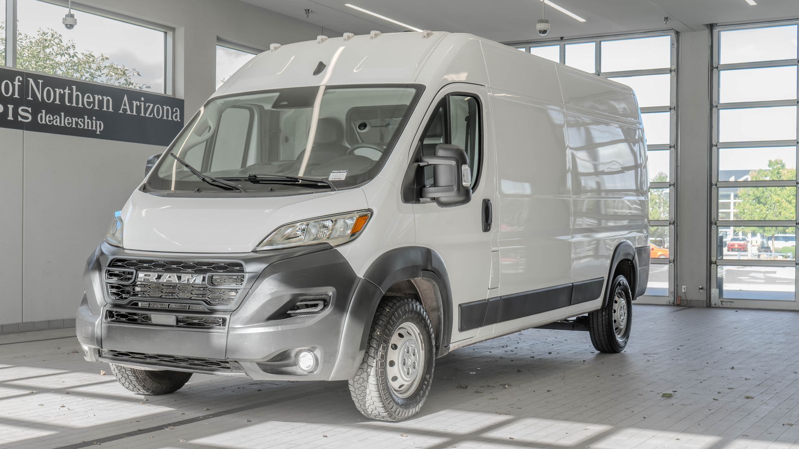 2025 Ram ProMaster 2500 High Roof — foto completa 24 de 34
