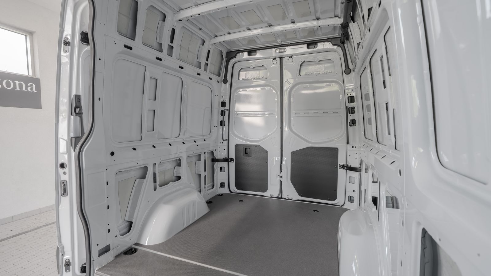 2025 Mercedes-Benz Sprinter 2500 Cargo 144 WB — full photo 26 of 35