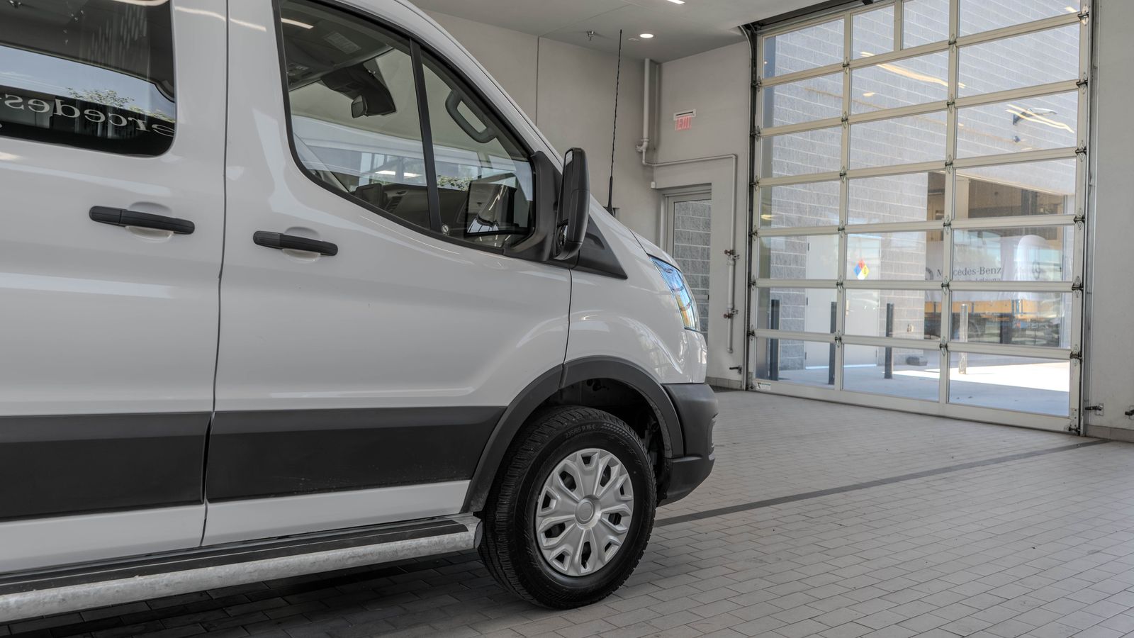 2025 Ford Transit-250 Base — foto completa 28 de 31