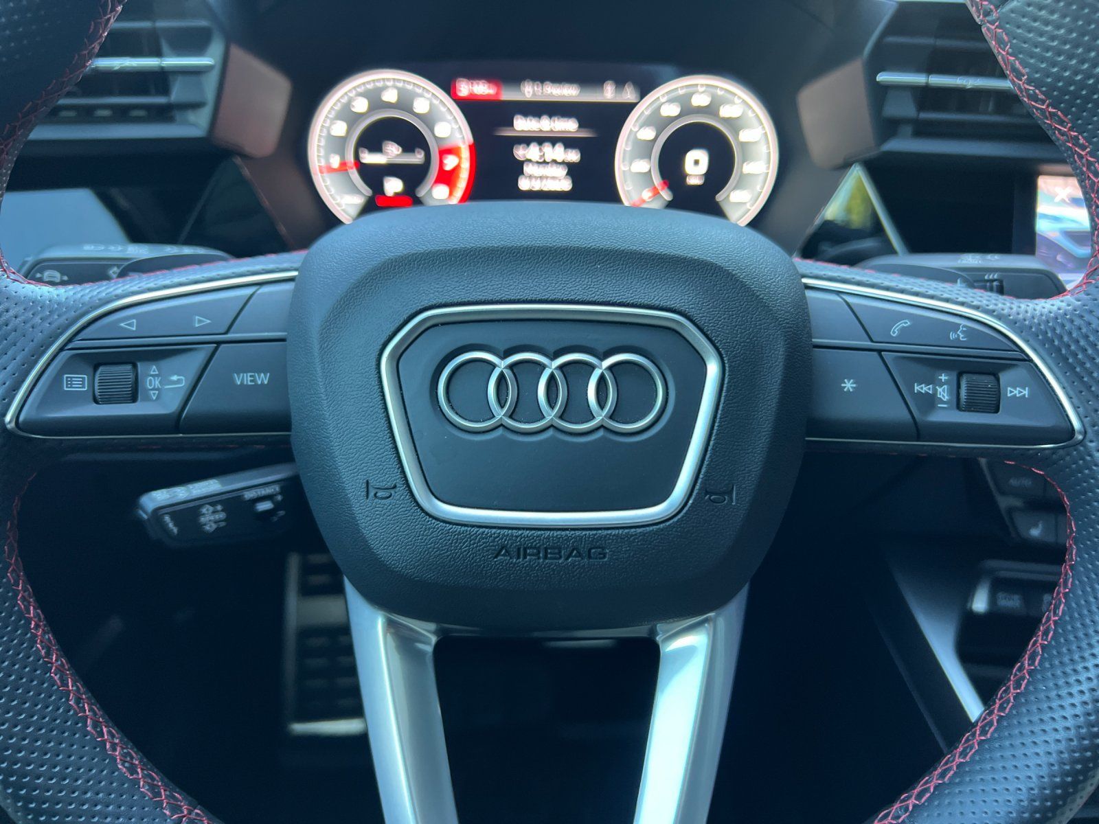 2024 Audi S3 2.0T Premium Plus — foto completa 23 de 28