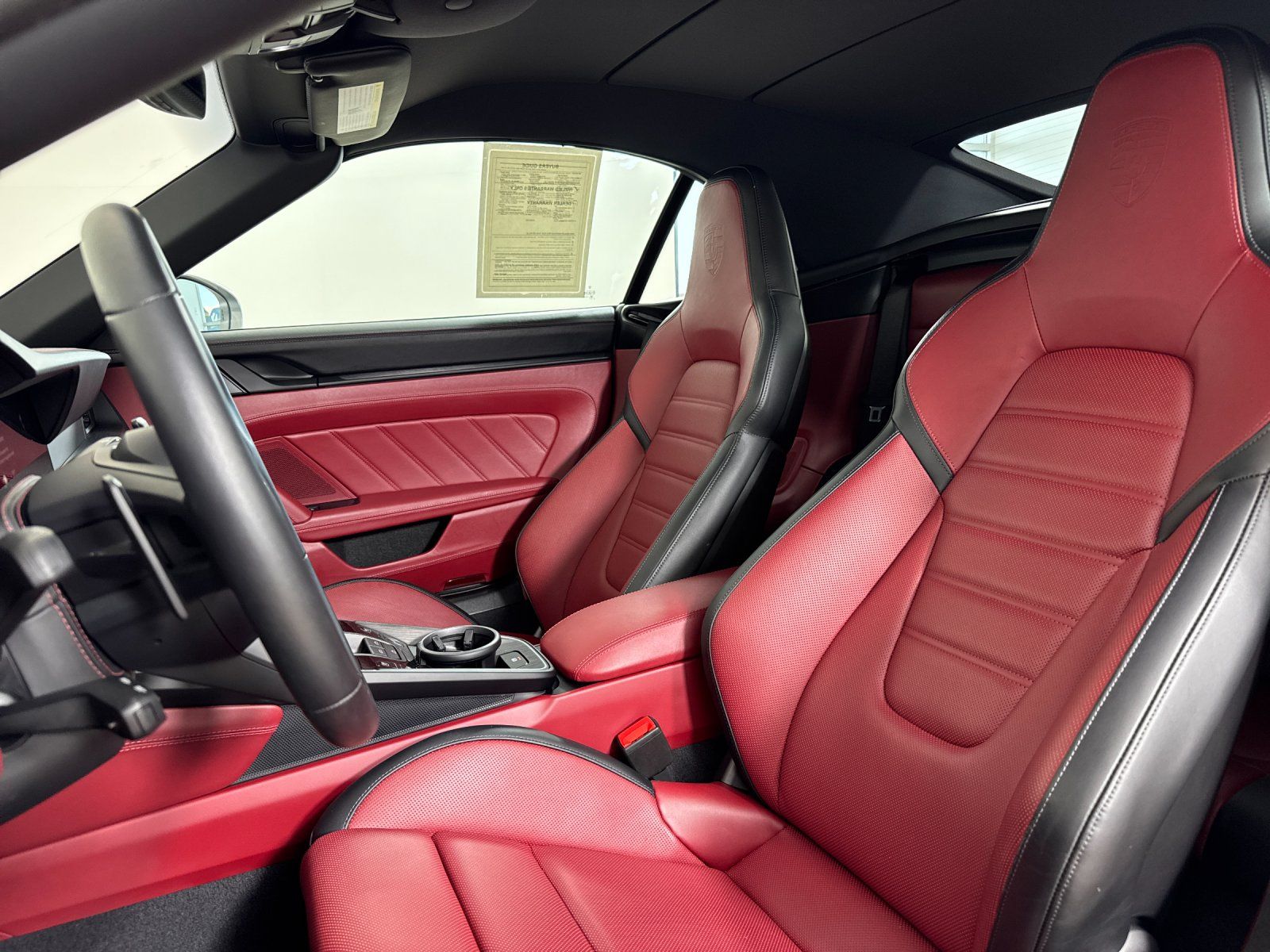2025 Porsche 911 Carrera 4 GTS — full photo 5 of 28