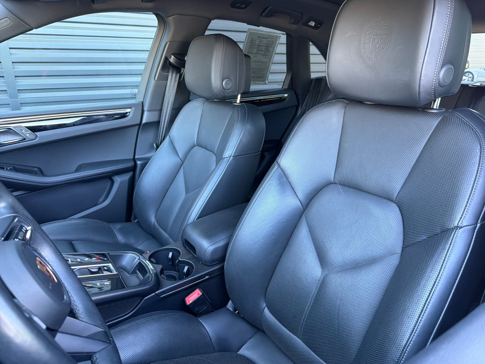 2024 Porsche Macan S — full photo 5 of 27