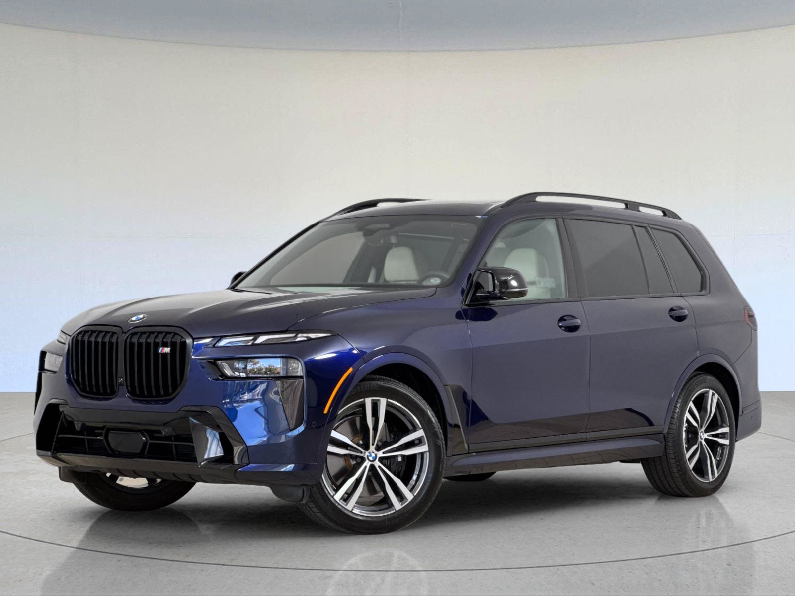 2026 BMW X7 M60i — full photo 1 of 30