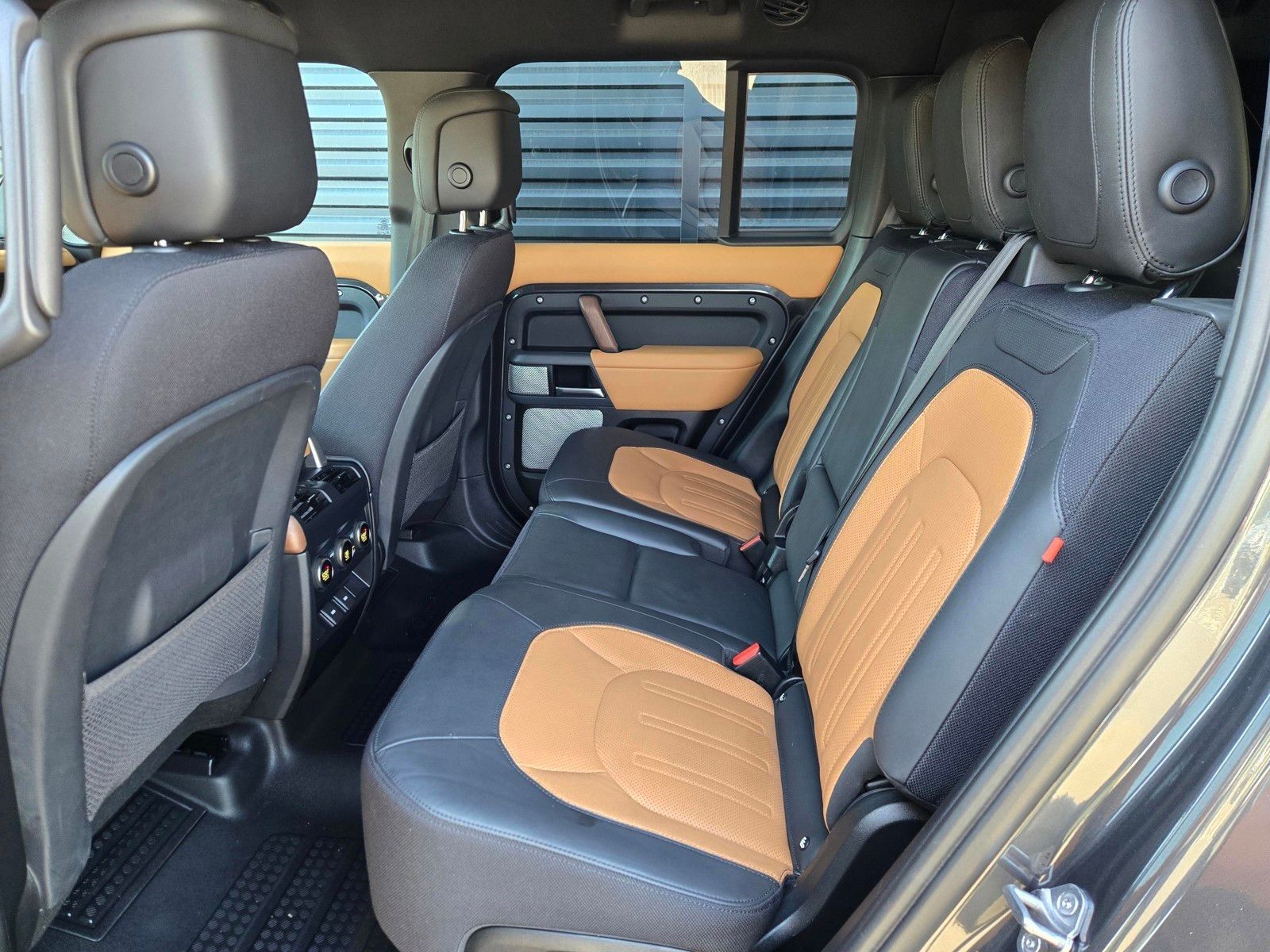 2023 Land Rover Defender 130 X — foto completa 10 de 45