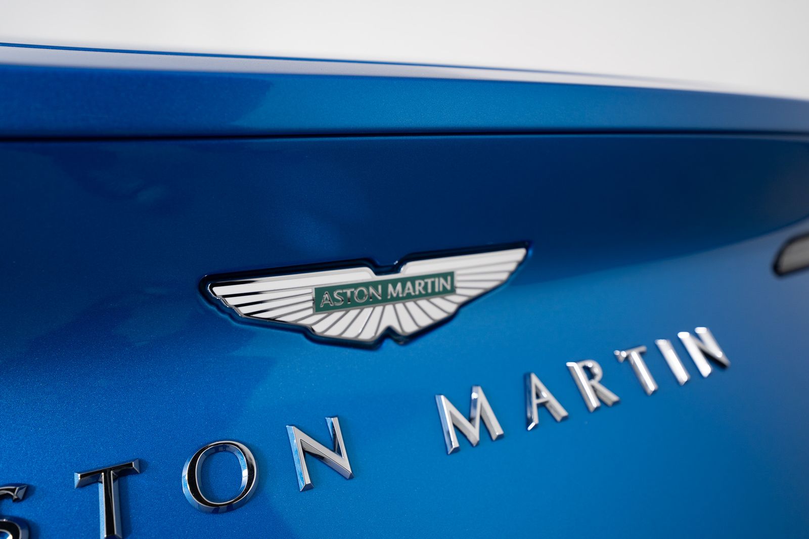 2024 Aston Martin DB12 Volante — foto completa 29 de 55