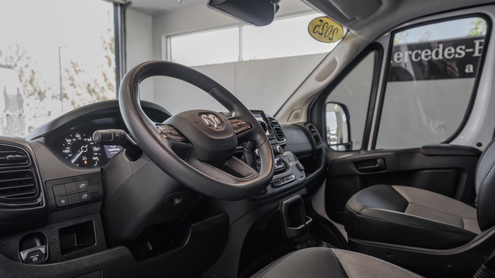 2025 Ram ProMaster 2500 Base — foto completa 7 de 33