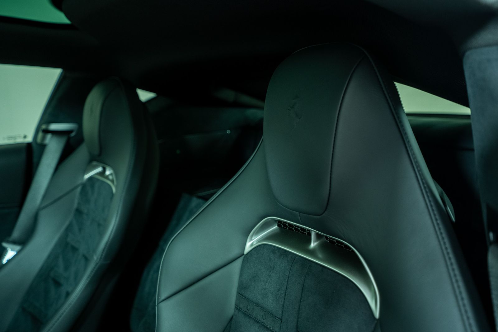 2025 Ferrari 12Cilindri — full photo 41 of 51