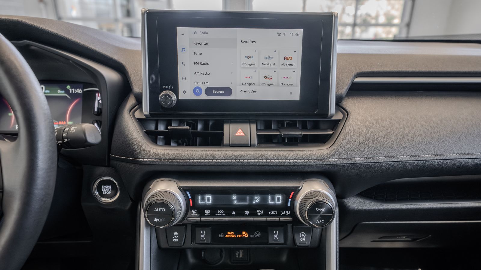 2024 Toyota RAV4 XLE — foto completa 20 de 34