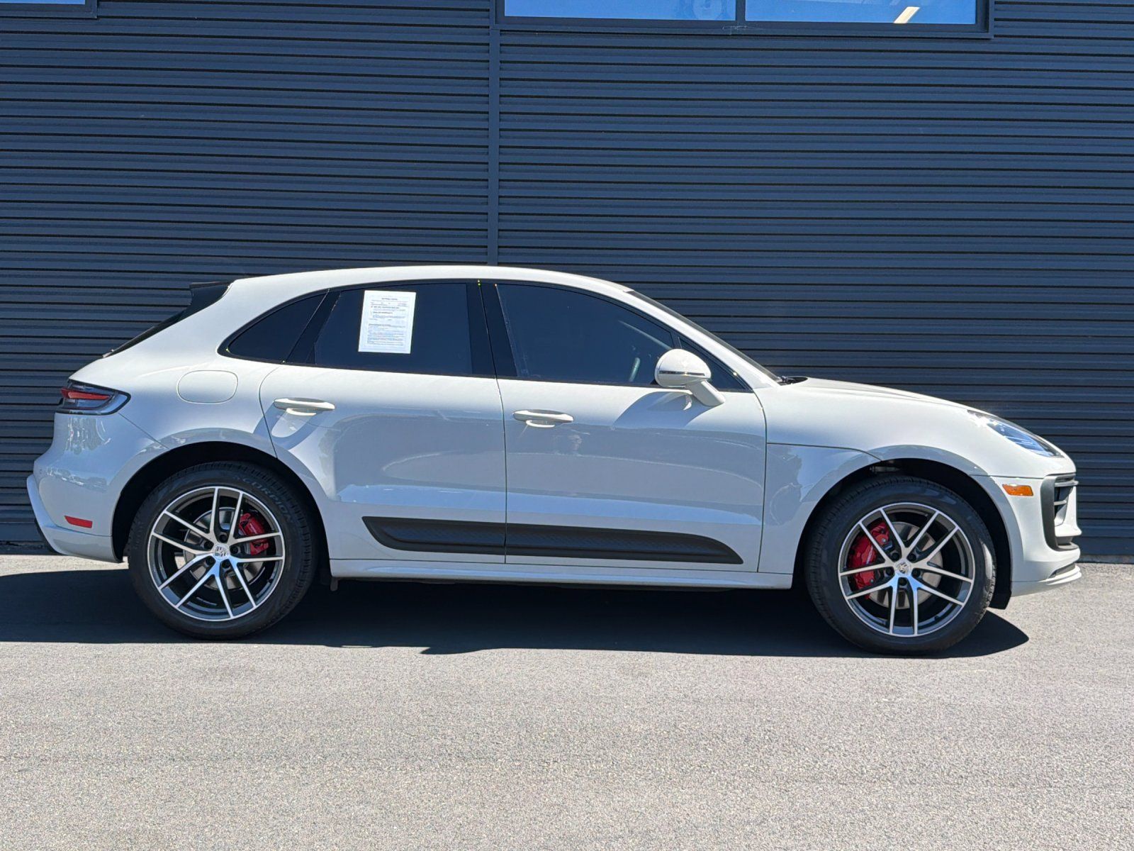 2023 Porsche Macan S — full photo 9 of 28