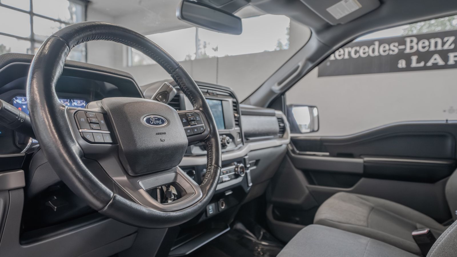 2021 Ford F-150 XLT — foto completa 7 de 35