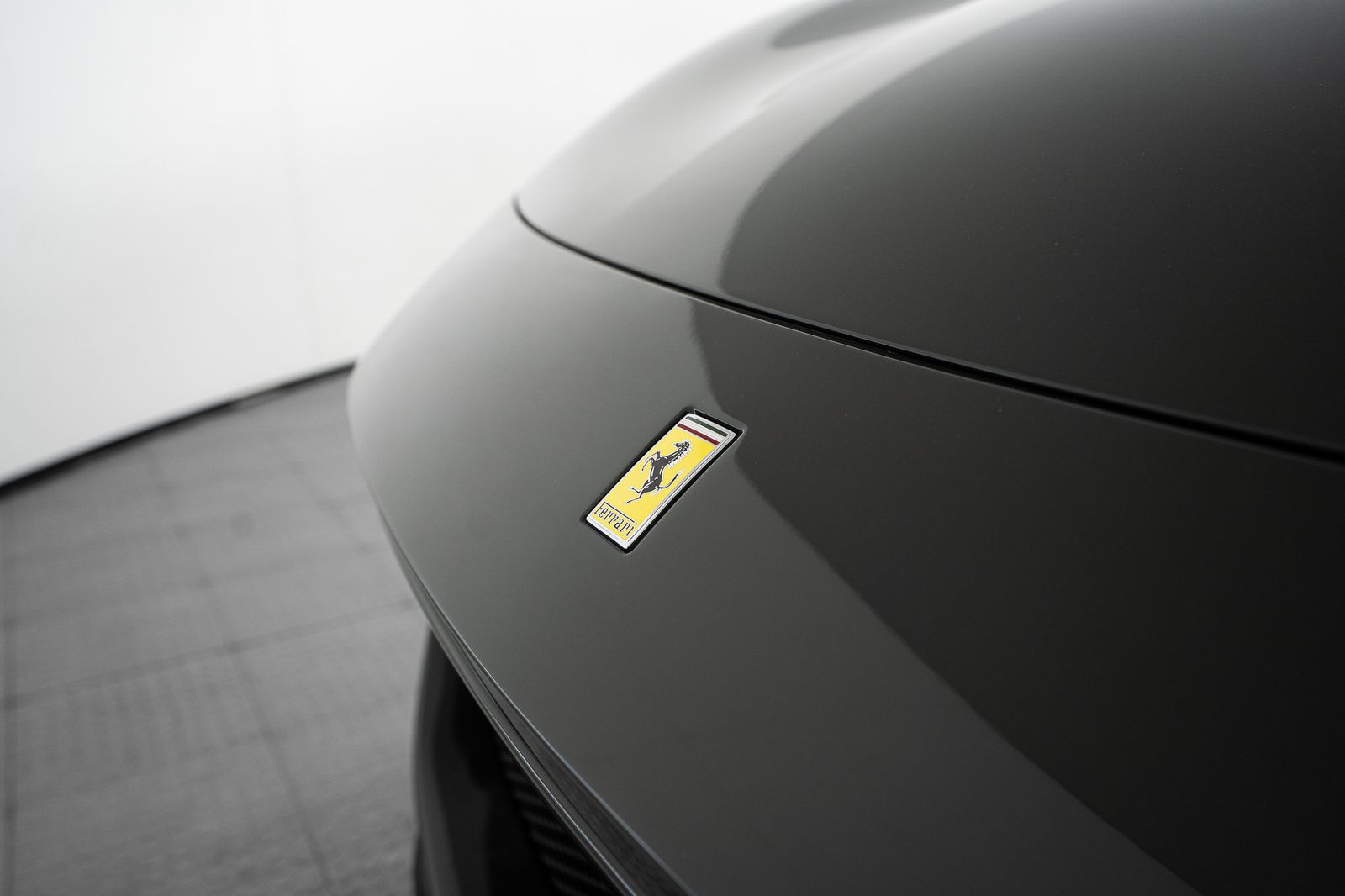 2025 Ferrari Purosangue — foto completa 12 de 66