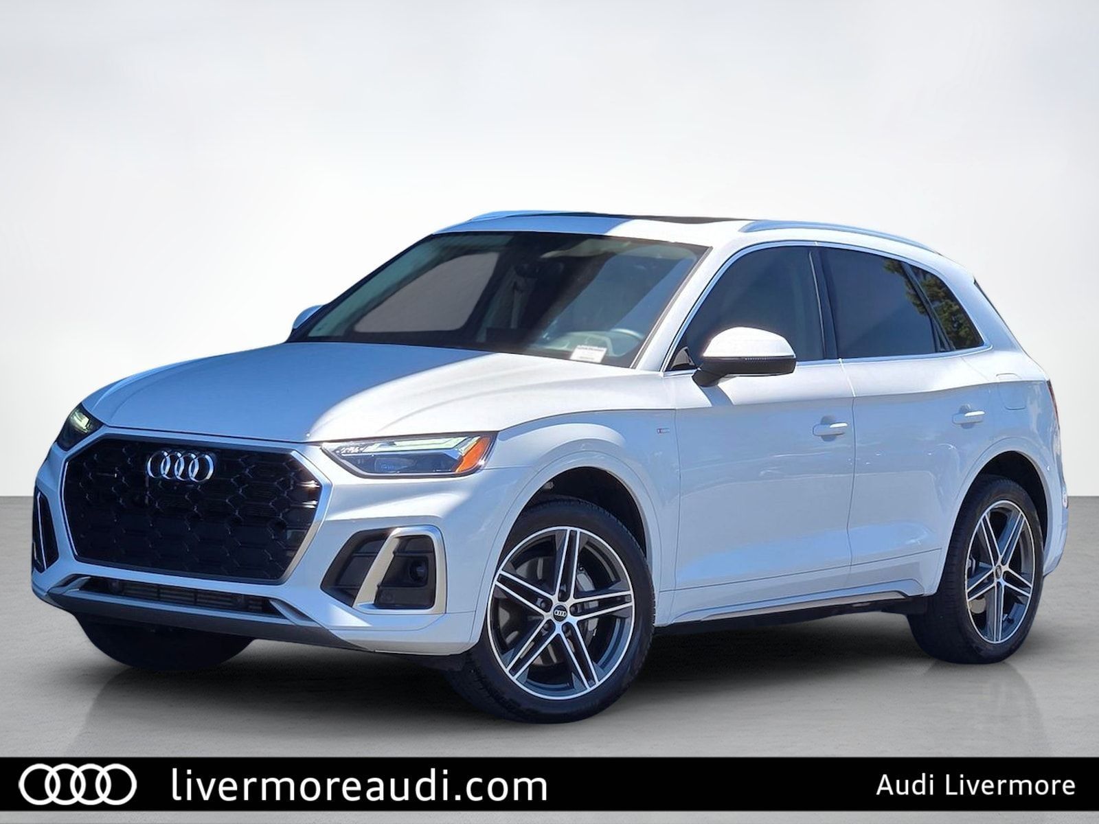 2023 Audi Q5 e 55 Premium Plus — full photo 1 of 45