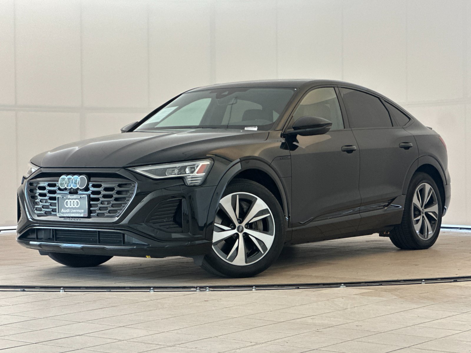2024 Audi Q8 Sportback e-tron Premium — foto 1 de 28