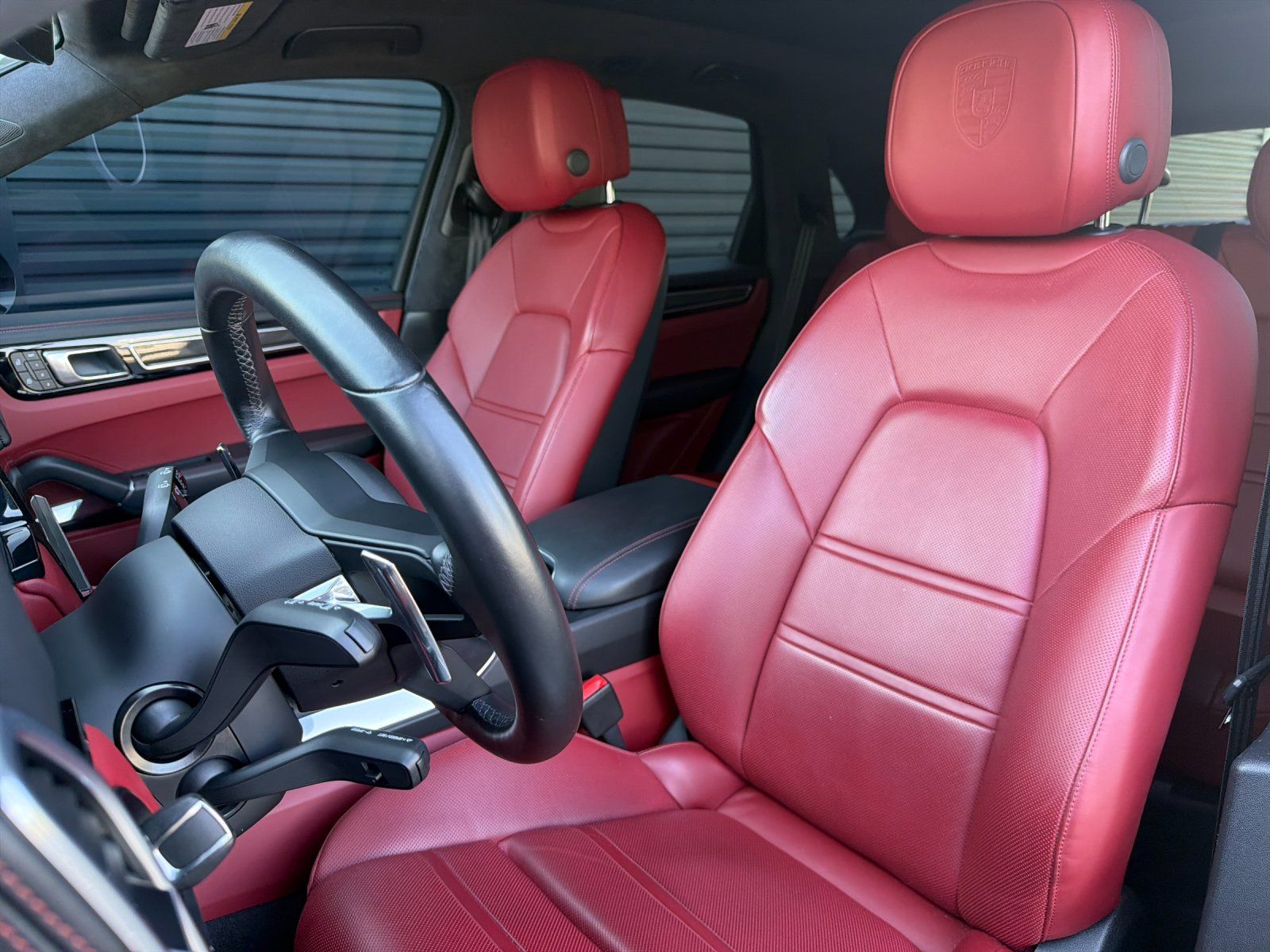 2023 Porsche Cayenne E-Hybrid Turbo S — full photo 6 of 30