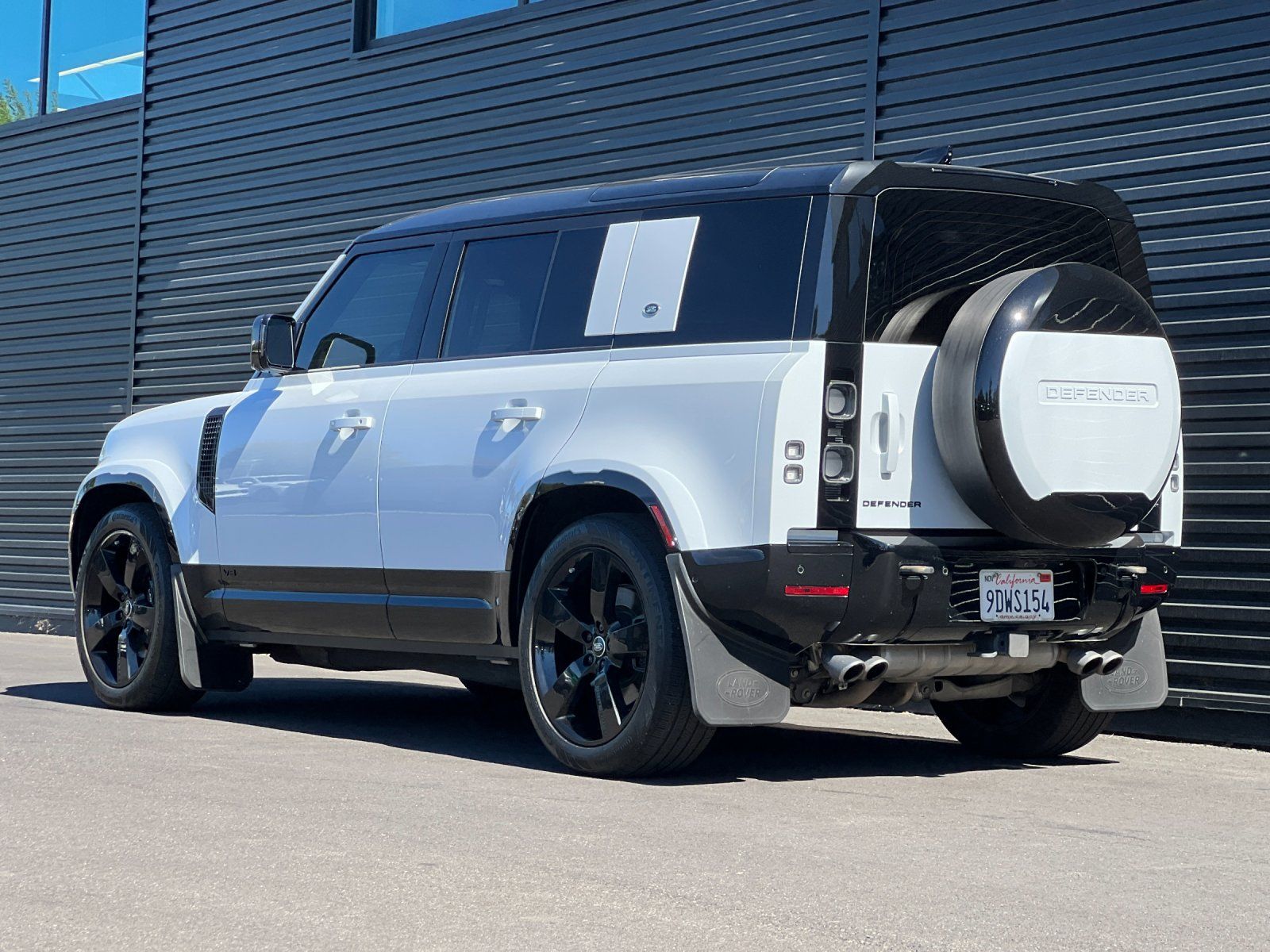 2023 Land Rover Defender 110 V8 — foto completa 3 de 27